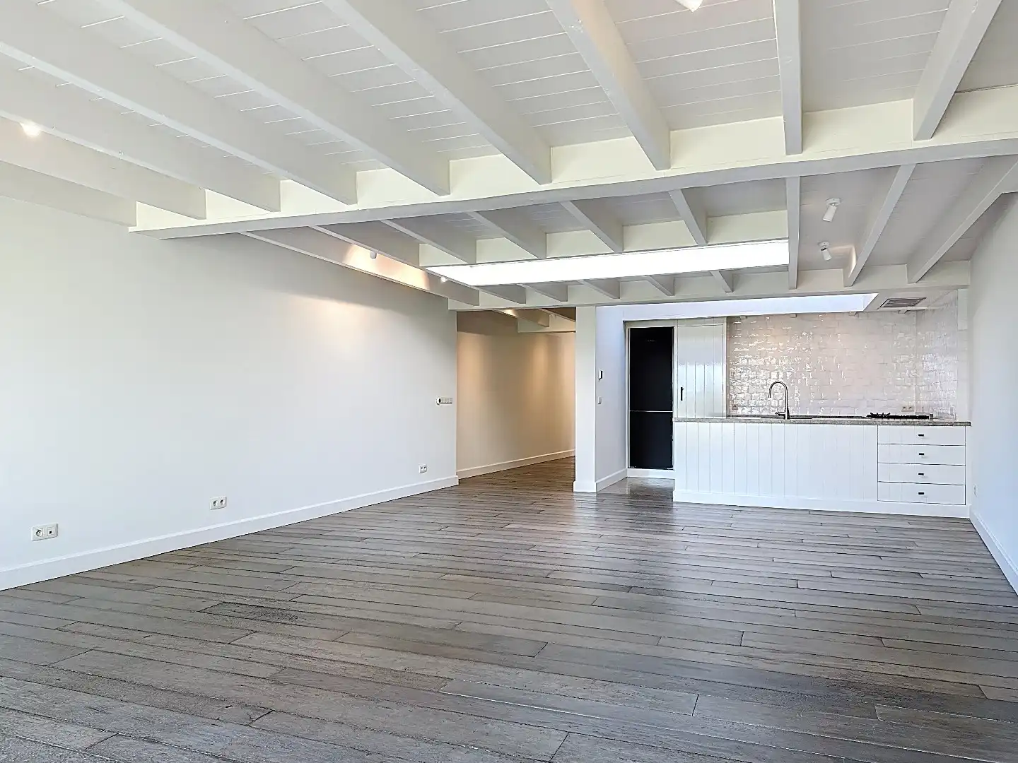 Sfeervolle en luxe tussenwoning in Zuidzande met vrij zicht over de velden foto 8