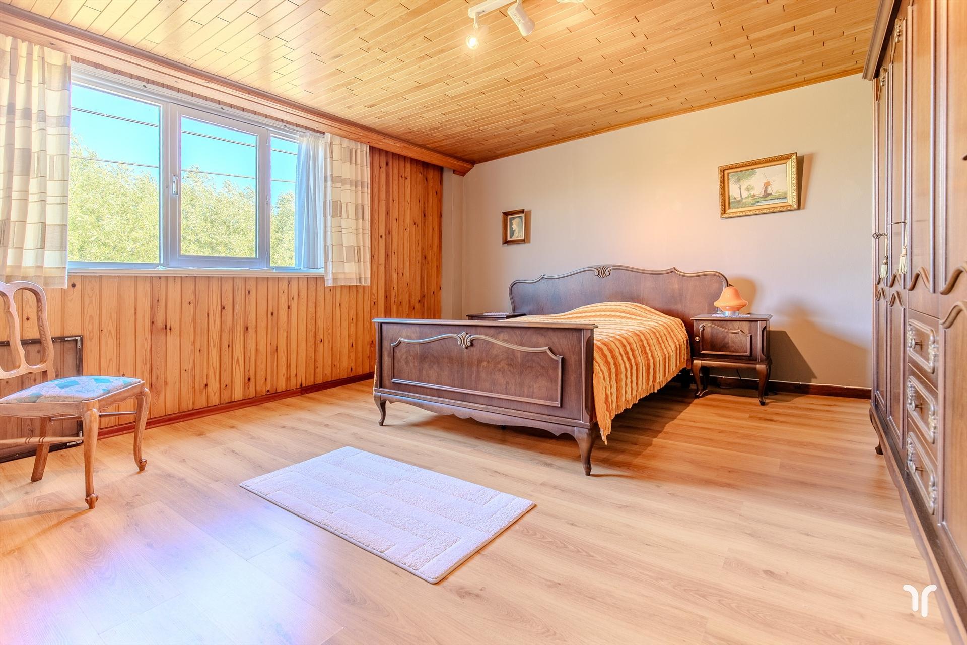 Op te frissen, landelijk gelegen woning. foto 6