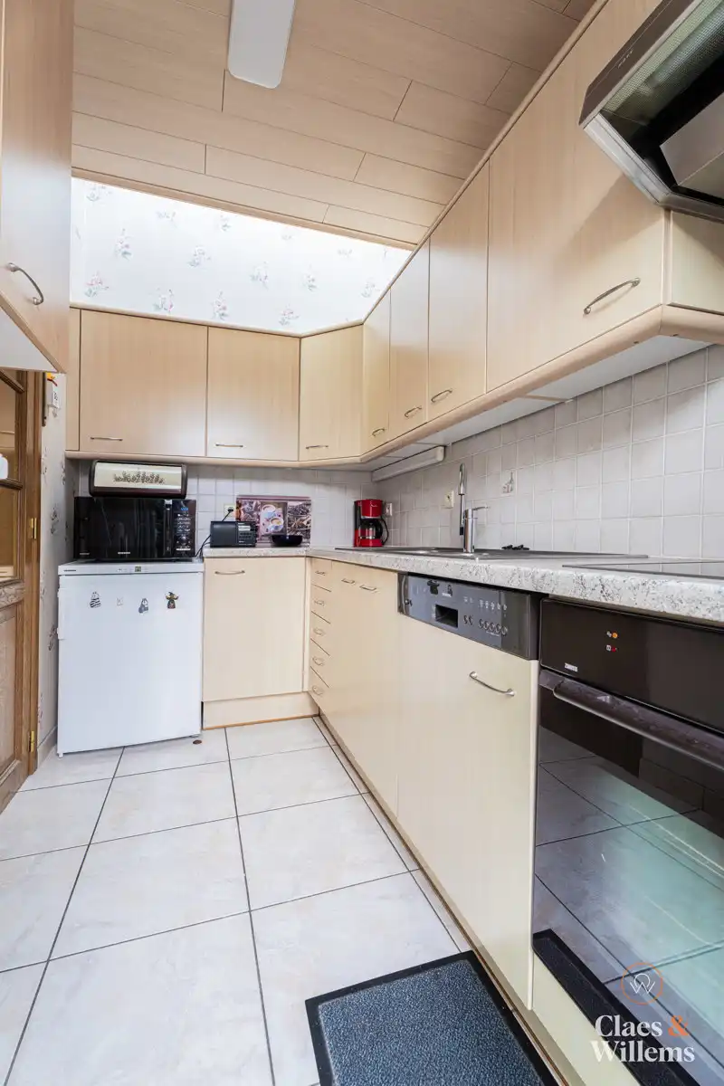 Gezinswoning met garage en airco in Ninove, goed gelegen nabij bus en trein foto 8