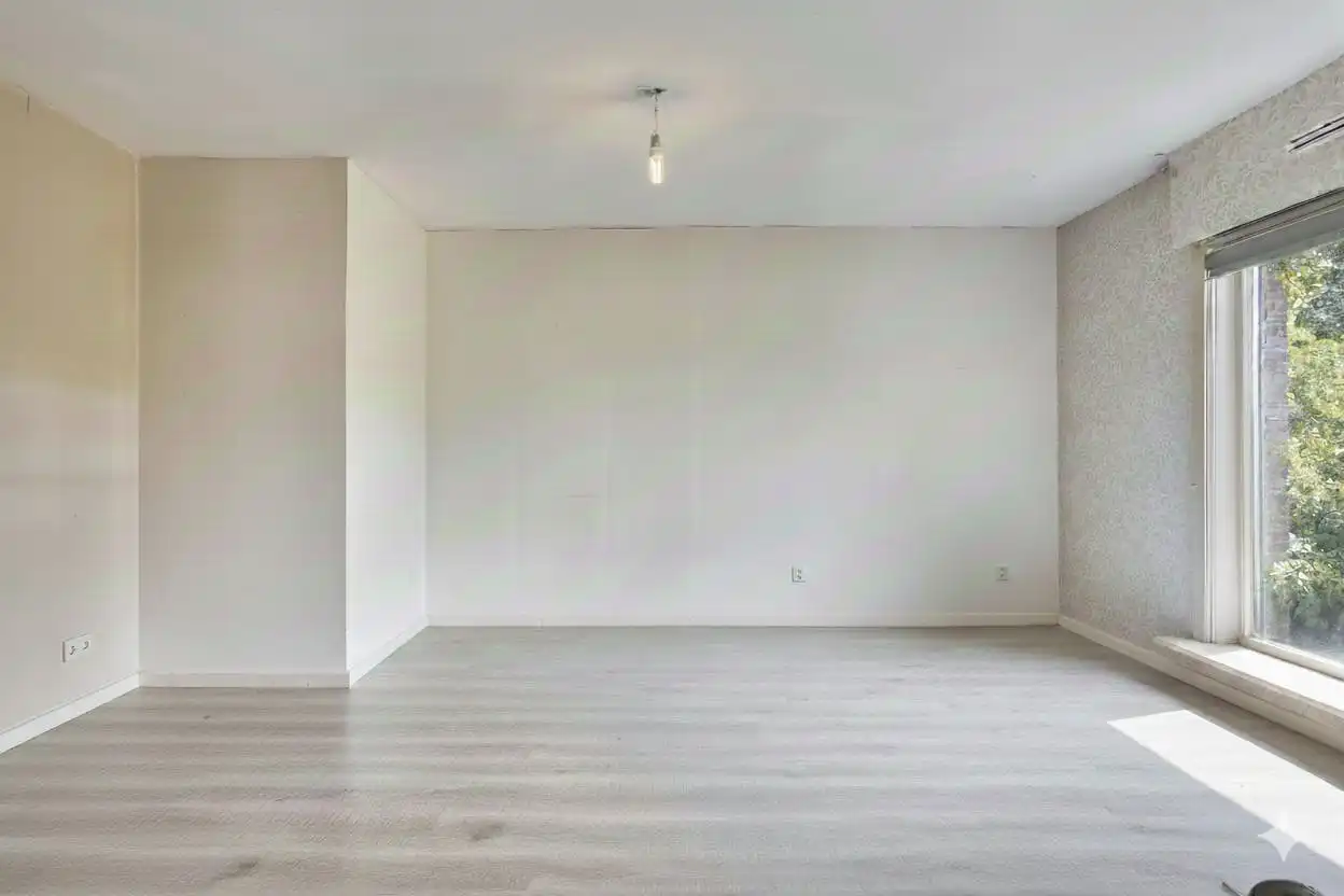 Halfopen bebouwing met 3 slaapkamers op een ruim perceel in Gits! foto 6