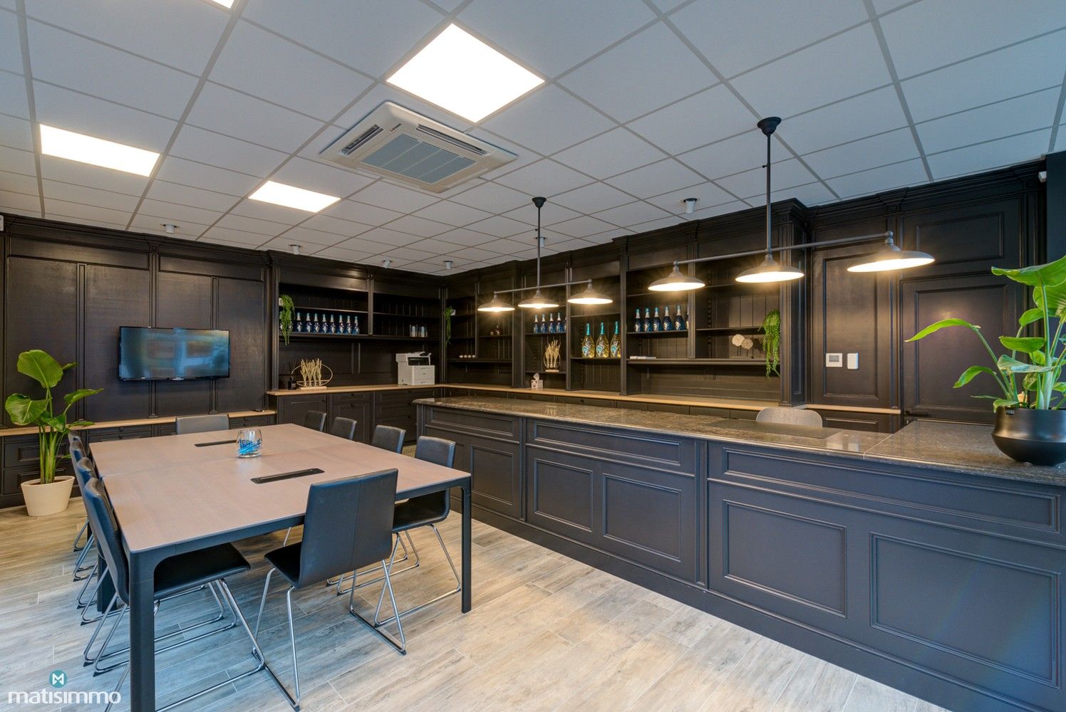 INSTAPKLAAR HANDELSPAND/KANTOORRUIMTE MET EEN UITSTEKENDE LIGGING TE HASSELT foto 3