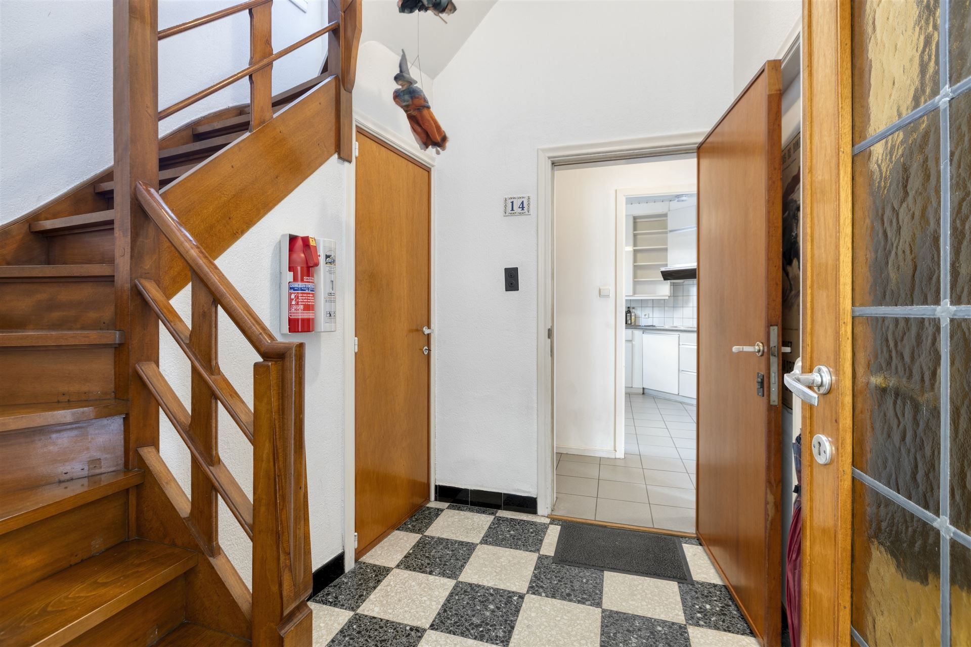 Te Renoveren Meergezinswoning met Garage foto 3