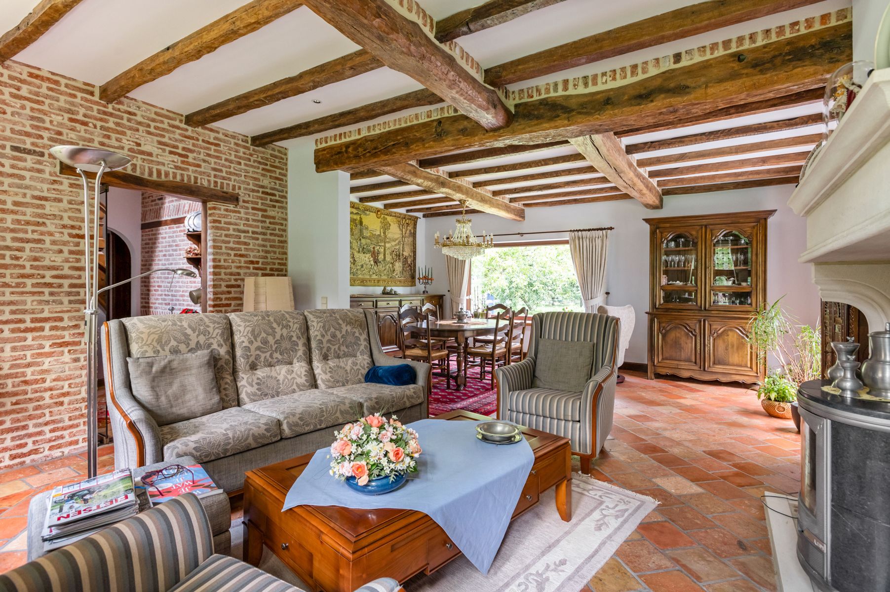 Goed onderhouden villa met prachtige tuin op ca. 3.136 m2. foto 5