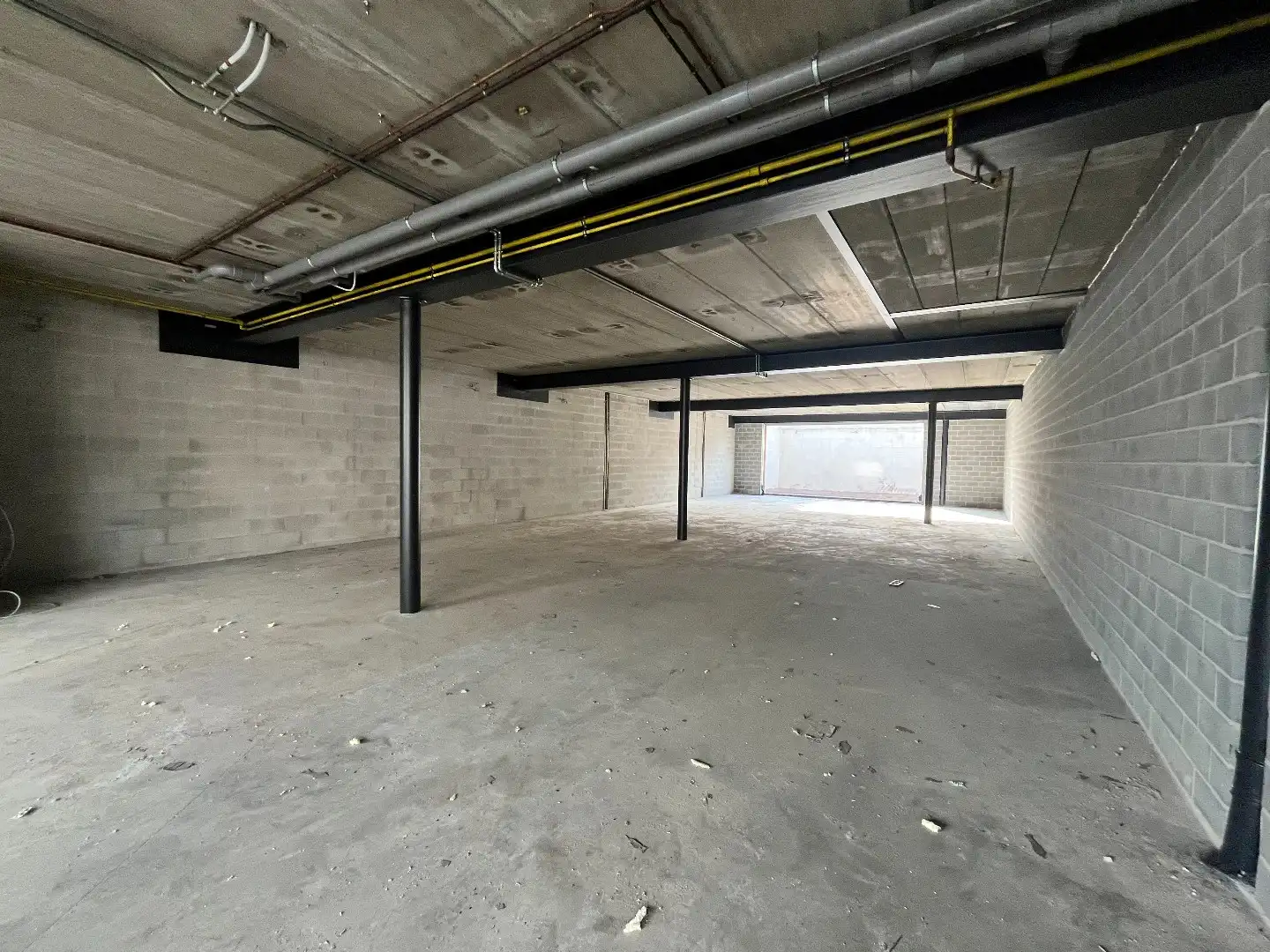 Casco commercieel gelijkvloers op toplocatie te Kapellen foto 2