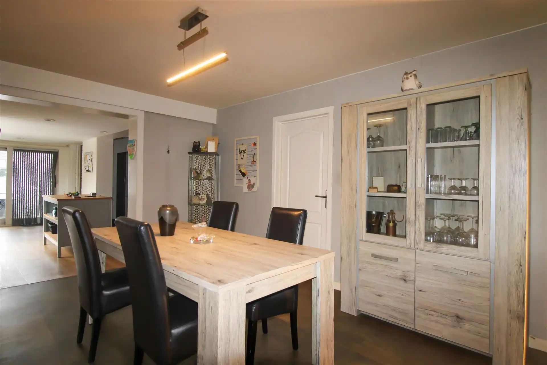 Charmante woning in Maasmechelen met 2 slaapkamers (mogelijkheid tot 3de), ruime oprit, tuin en veel potentieel, ideaal als renovatieproject! foto 3