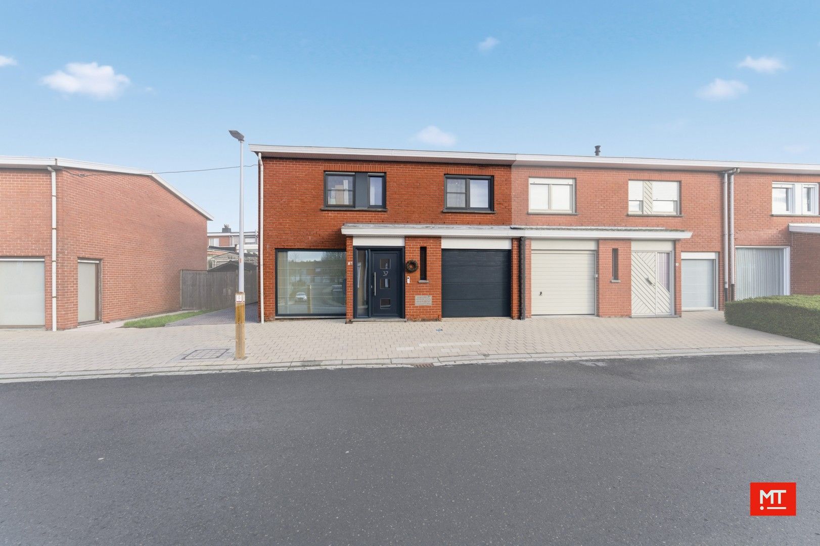 Instapklare halfopen bebouwing met 4 slaapkamers, tuin en garage op rustige ligging in Zonnebeke foto 16