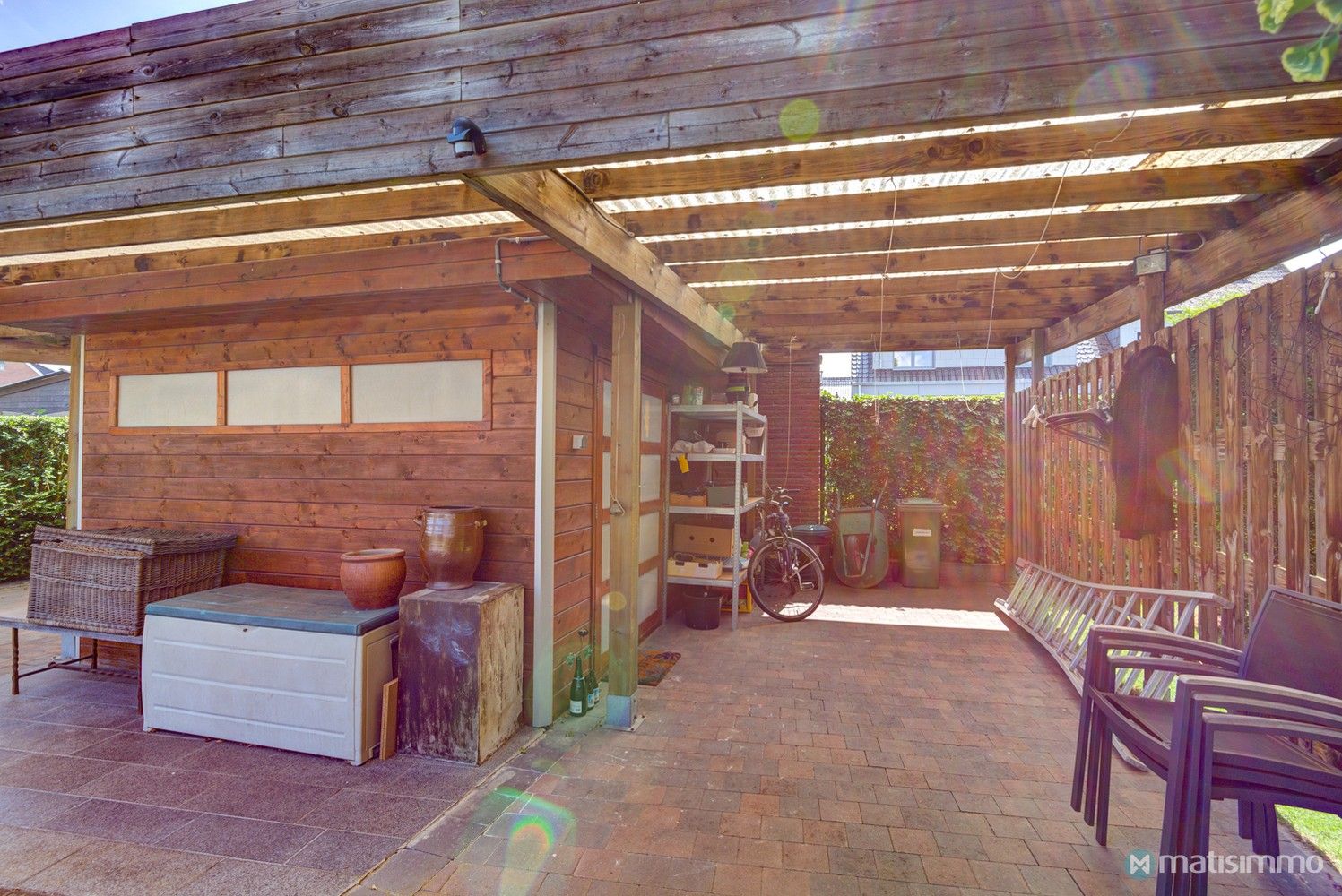 GELIJKVLOERS APPARTEMENT MET TUIN EN TWEE SLAAPKAMERS NABIJ HET STADSCENTRUM VAN BILZEN foto 21