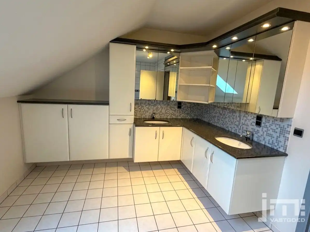 Energiezuinige woning op een ruim perceel foto 17