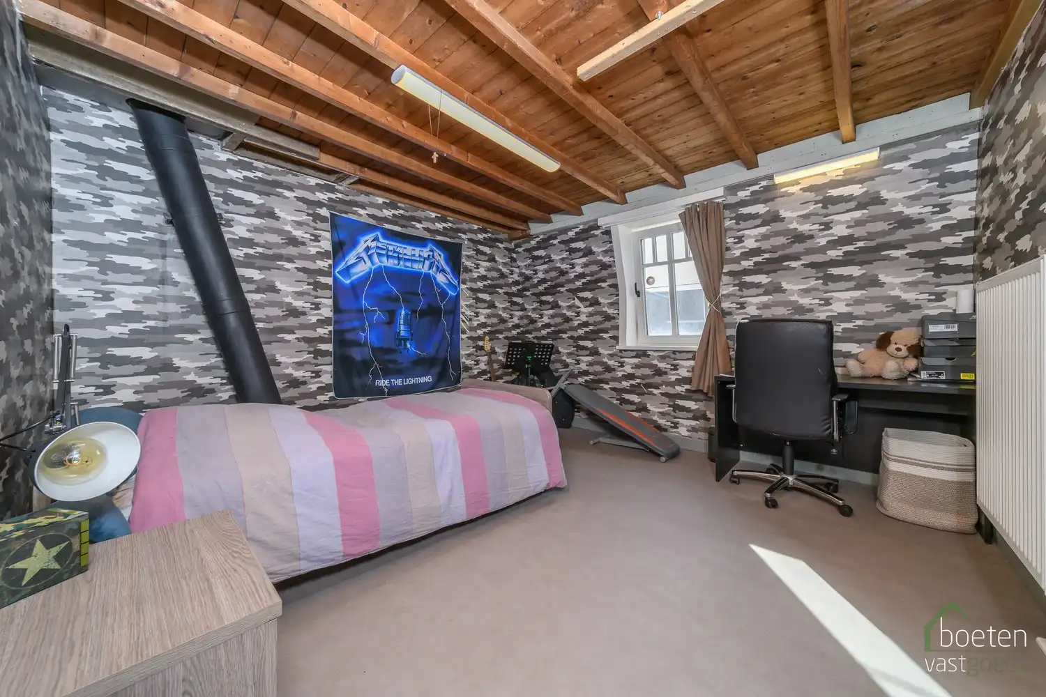 RENINGE: Gezellige dorpswoning met een gerenoveerd gelijkvloers, 3 slpks & zolder en tuin met open zicht op 376m² grondopp. foto 15