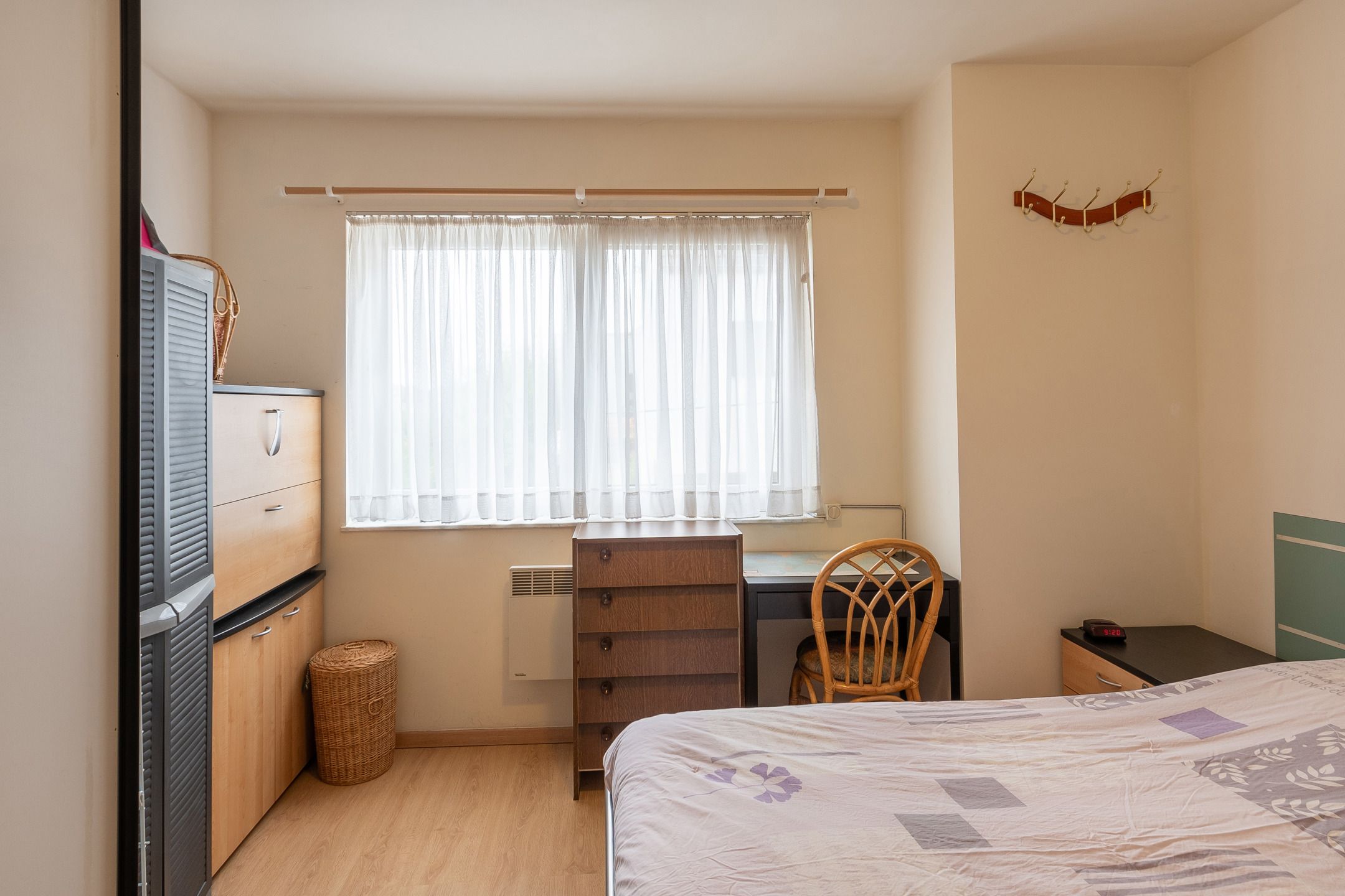 Instapklaar 1-slaapkamerappartement met garage foto 16