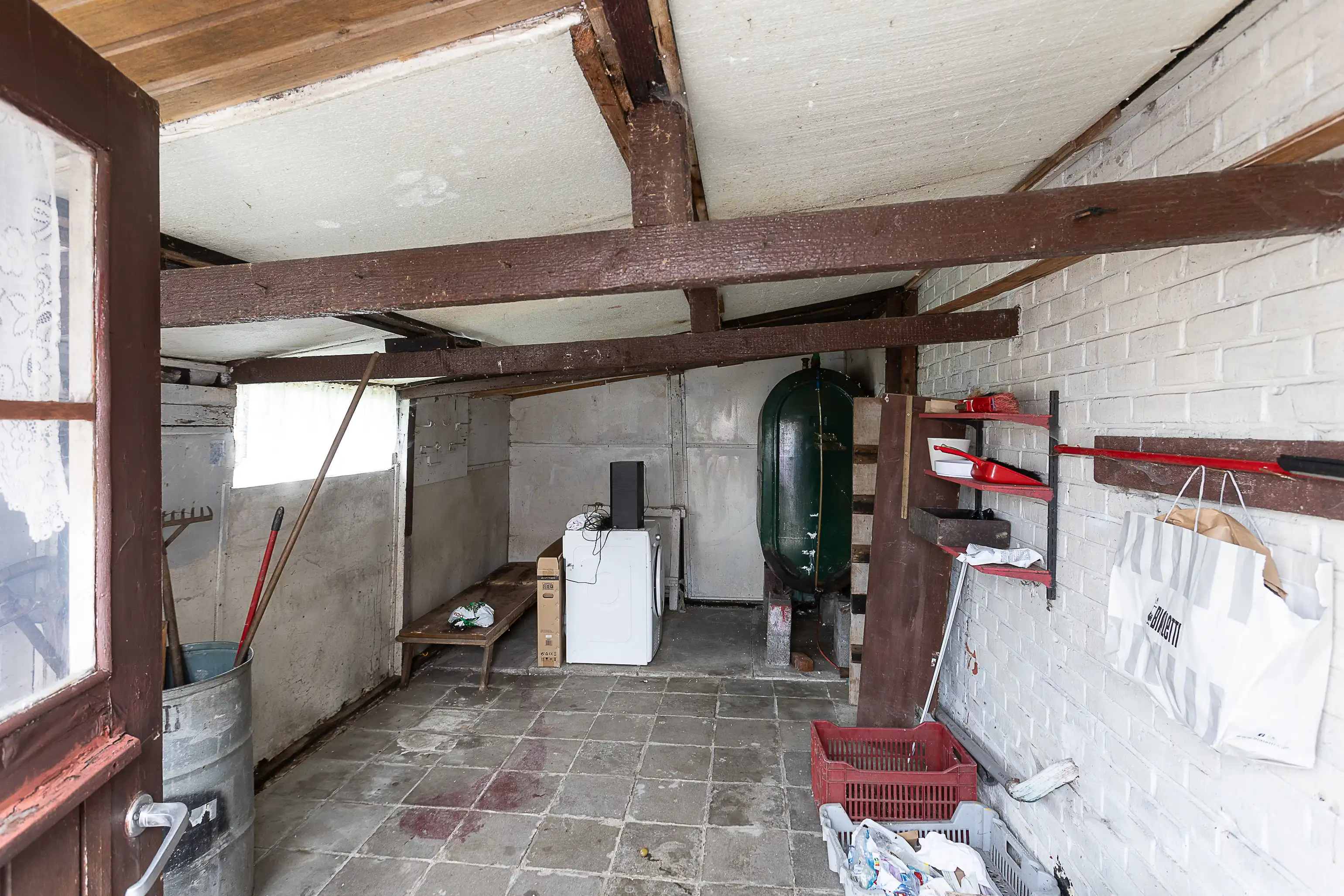 Te renoveren woning met prachtige tuin aan Drongengoedbos foto 27