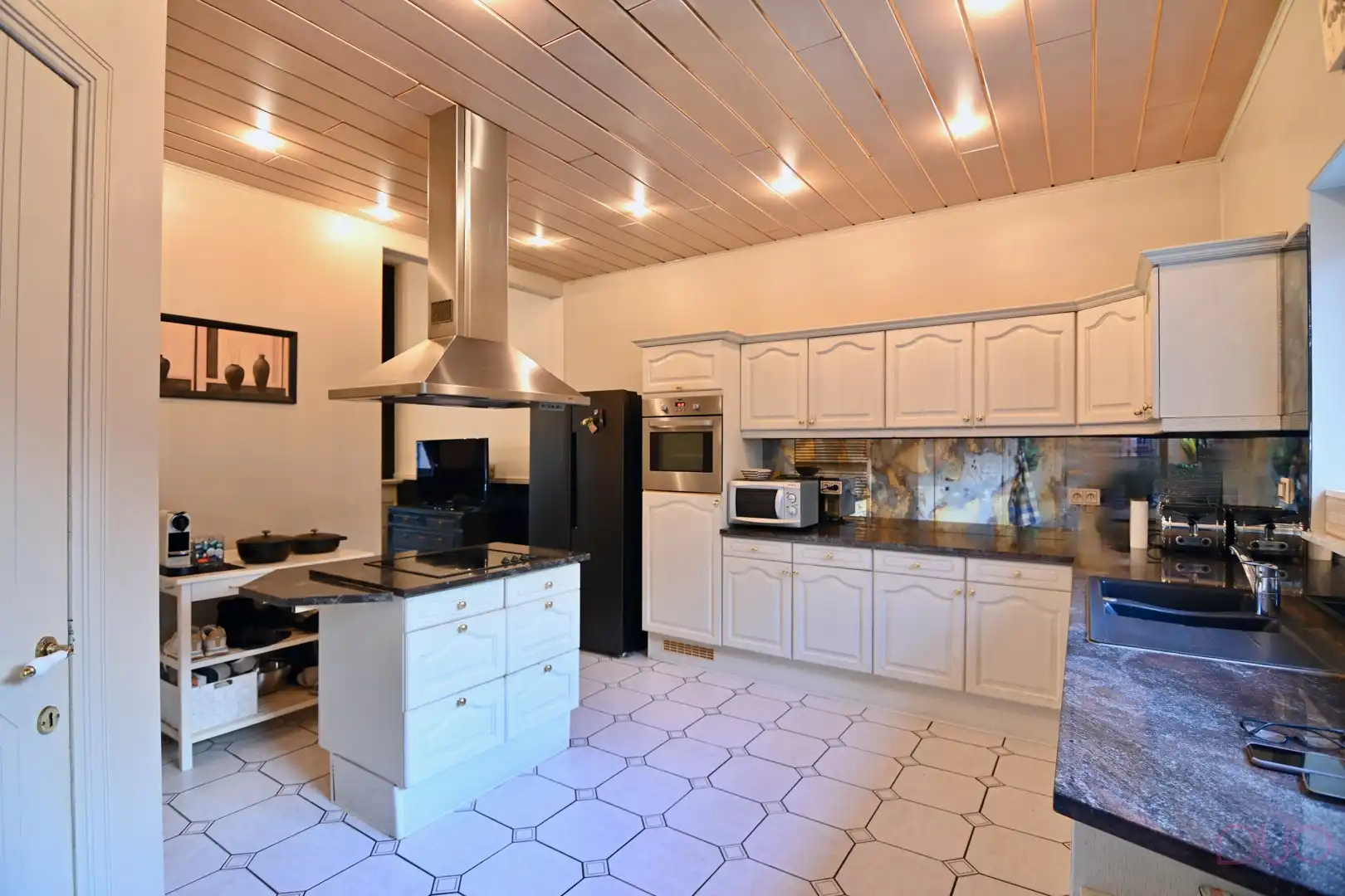 Groot handelspand met aparte ingang, bovenliggende woning en inpandige garage foto 16