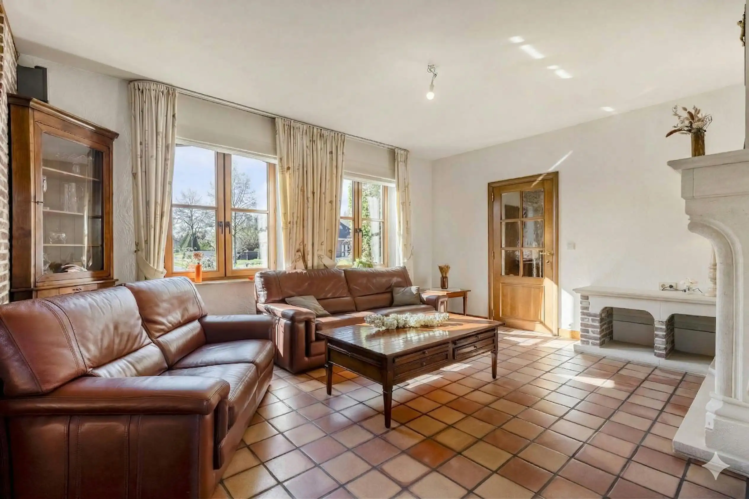 Ruime gezinswoning met praktijkruimte, 5 slaapkamers op 36a57ca centrum Diepenbeek foto 5