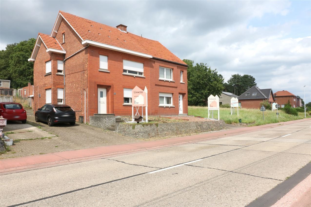 woning (3 slpk + 1 mglk) op ca 11a grenzend aan bos, met veel potentieel foto 4