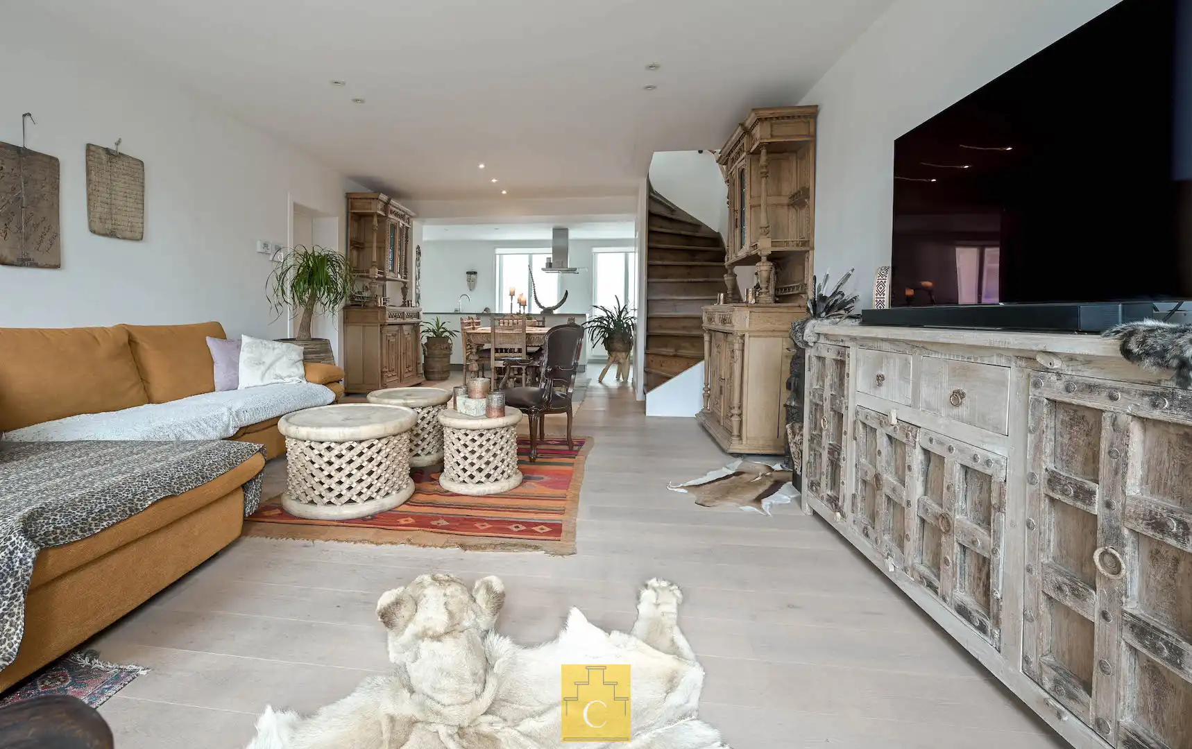 knap dakappartement in 19e eeuws herenhuis met zonnig terras en adembenemende uitzichten foto 4