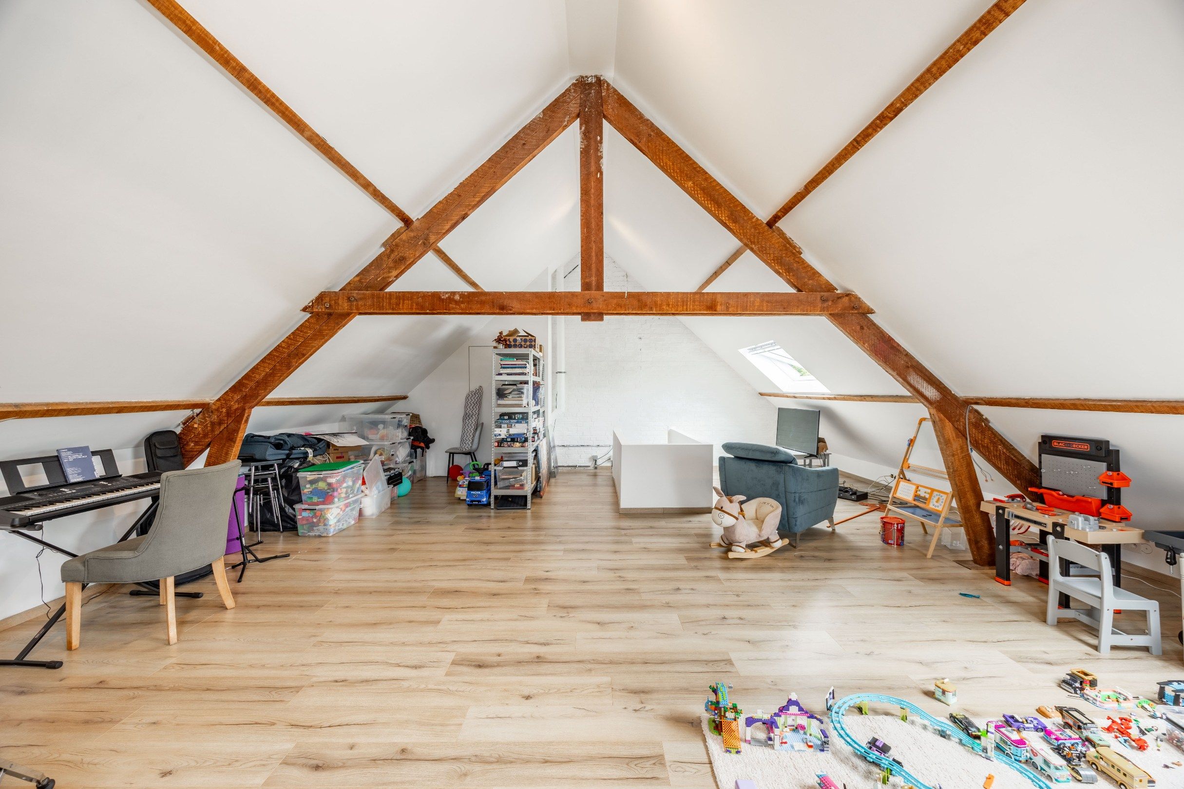 STIJLVOL GERENOVEERDE WONING foto 24