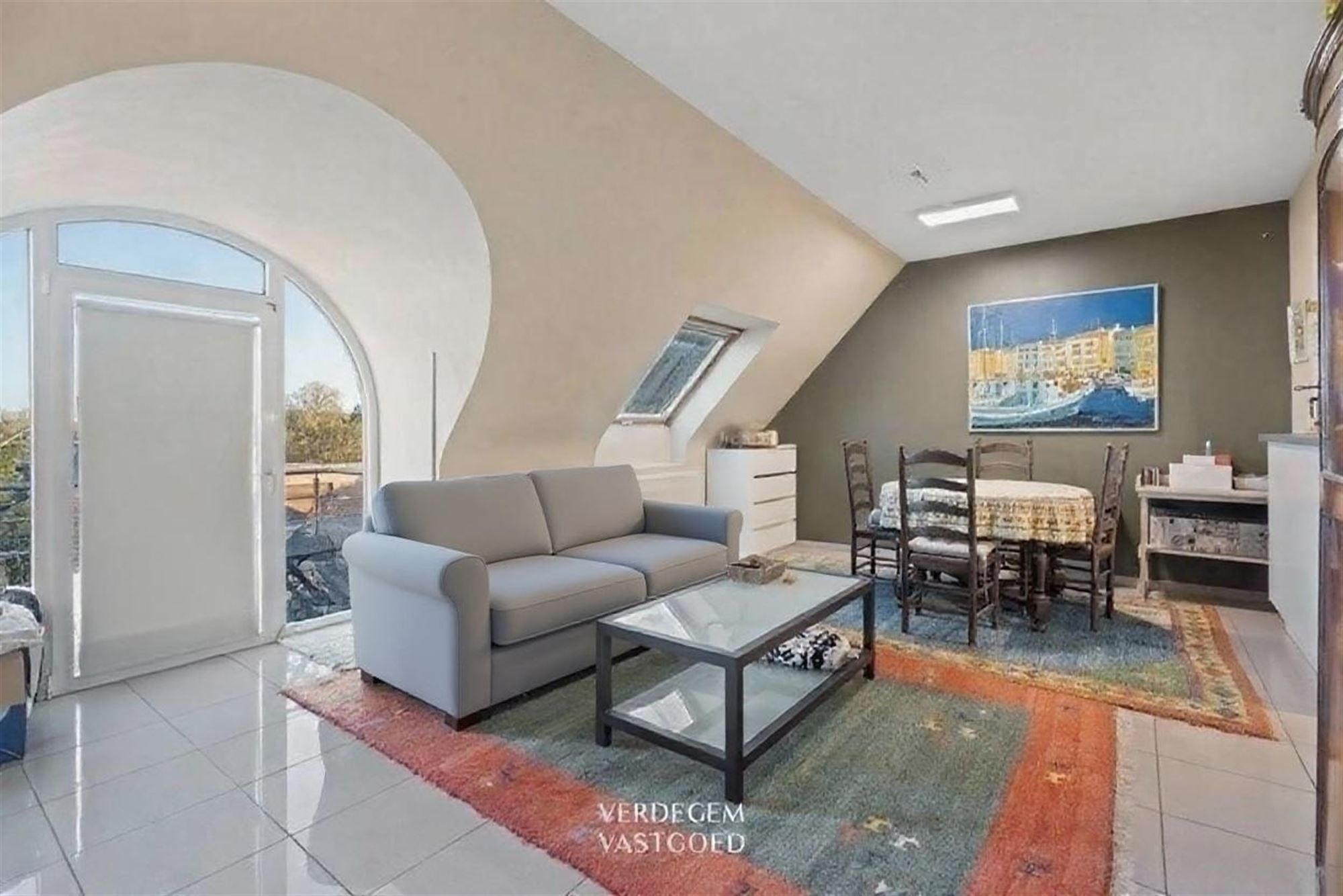 Gezellig appartement met 2 slaapkamers, ZW terras en autostaanplaats foto 2