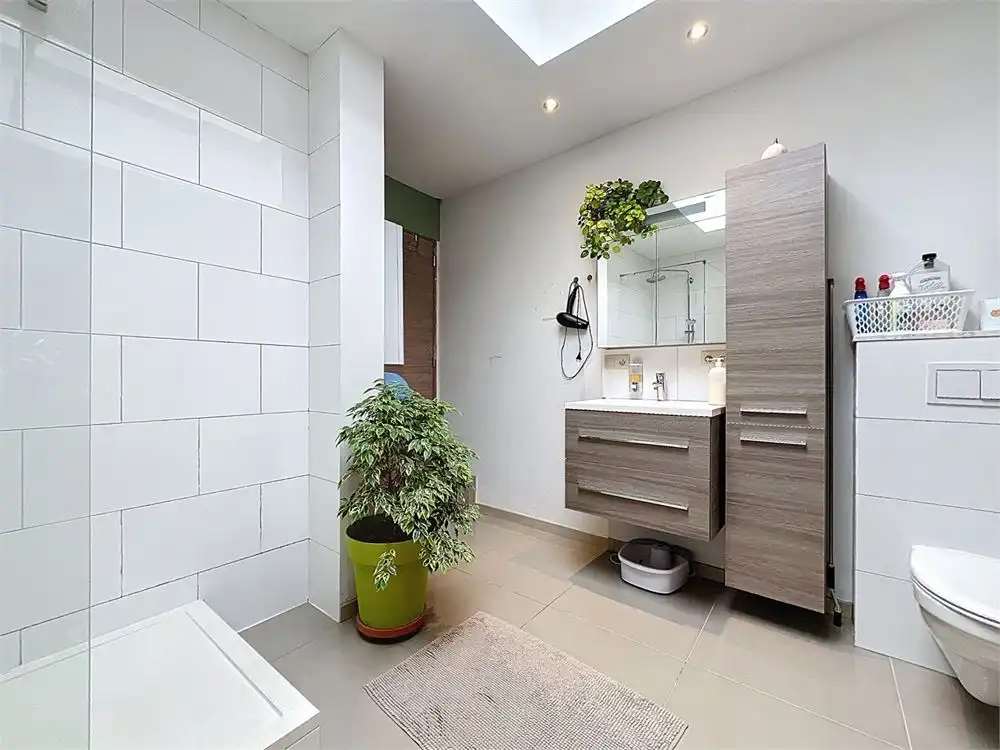 HOB met 4 - 5 slpks en super gezellig zuiders ingerichte tuin foto 19