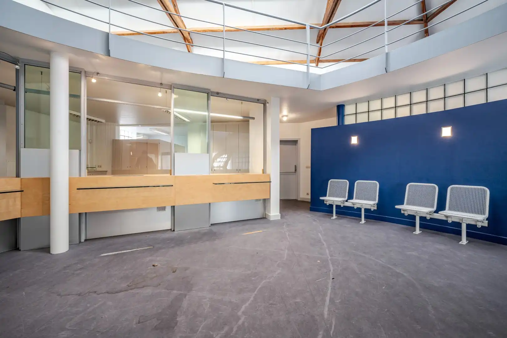 Ruim veelzijdig handelspand met woonst in hartje Kruisem foto 16