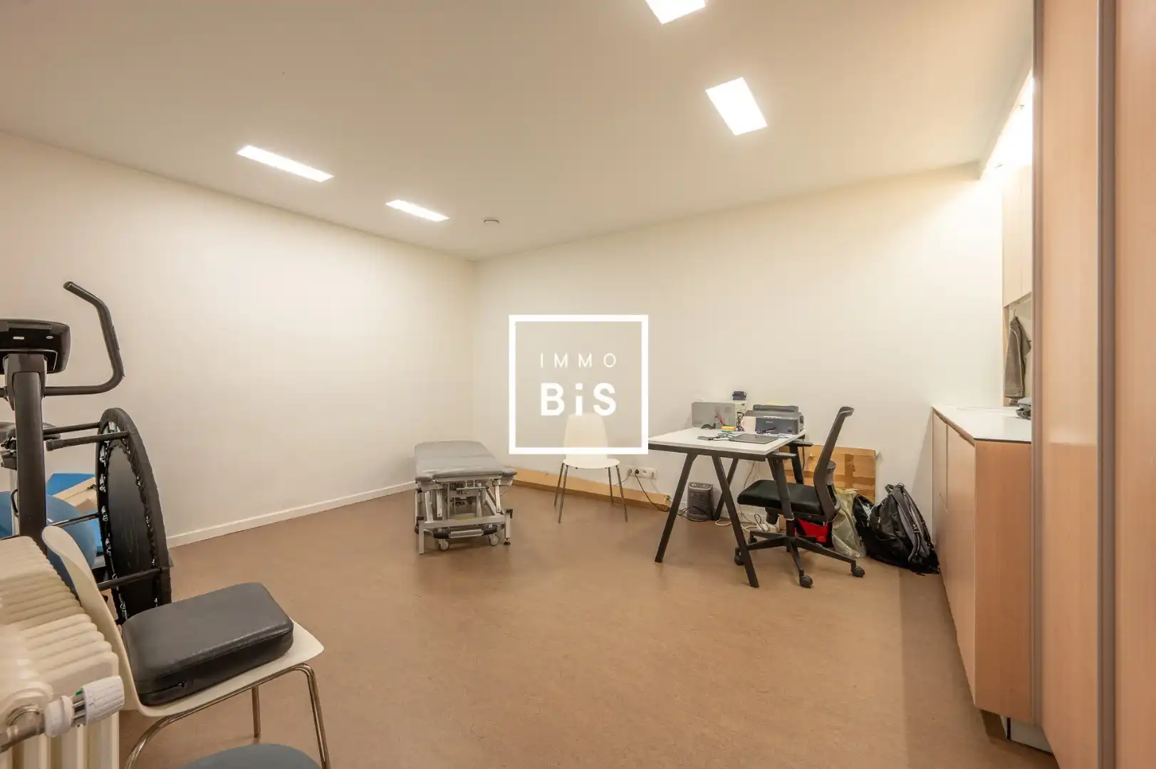 Centraal gelegen instapklaar handelspand op topligging in de Dumortierlaan foto 8