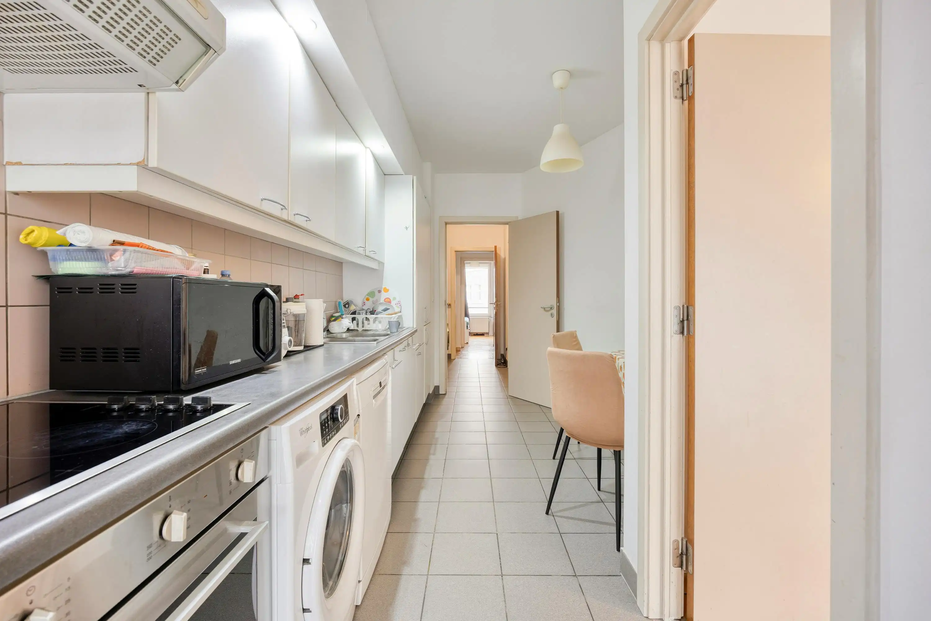 Appartement met twee slaapkamers en balkon gelegen in Elsene. foto 11
