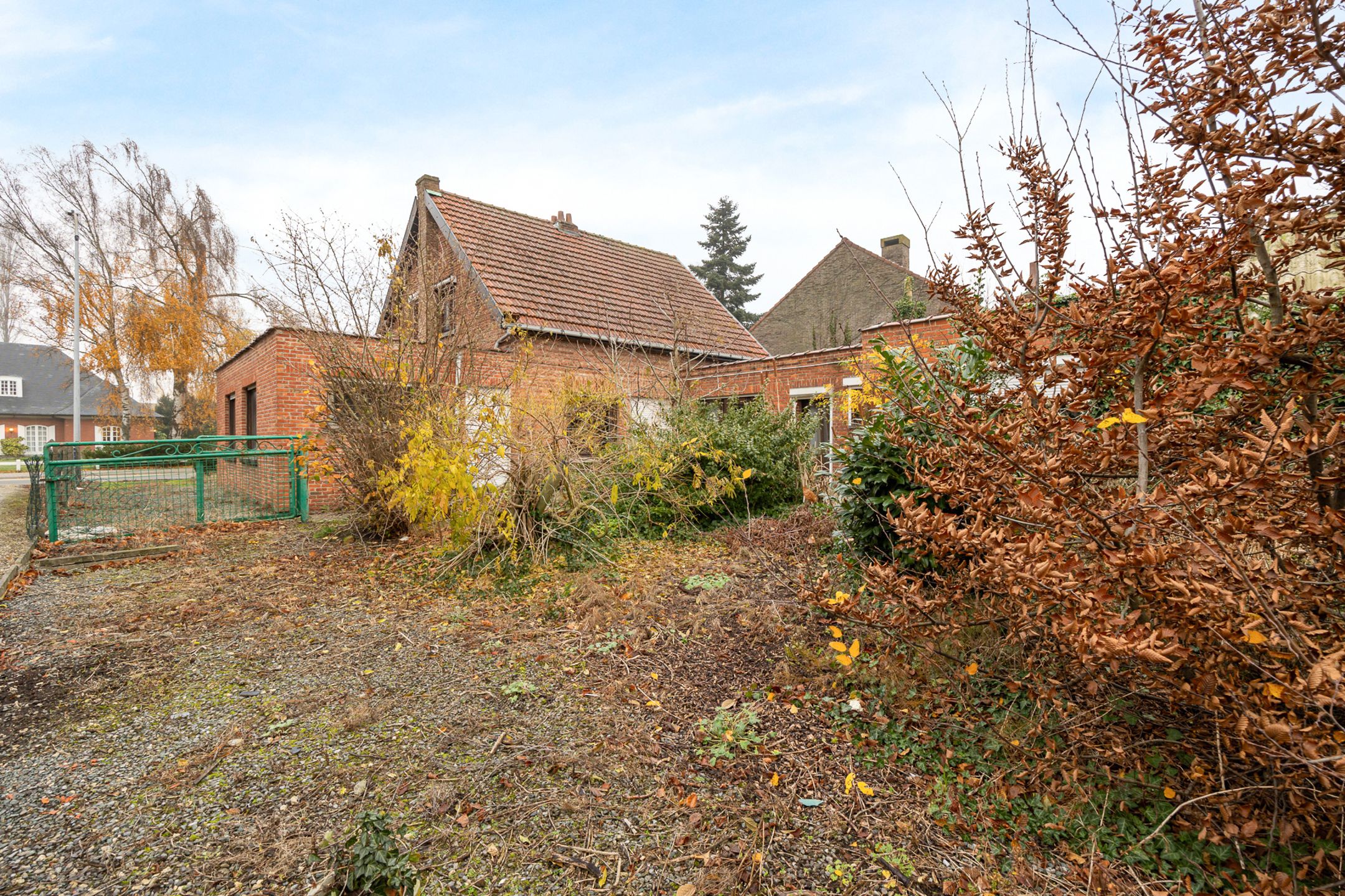 Te renoveren woning op 756m² vlakbij centrum foto 14