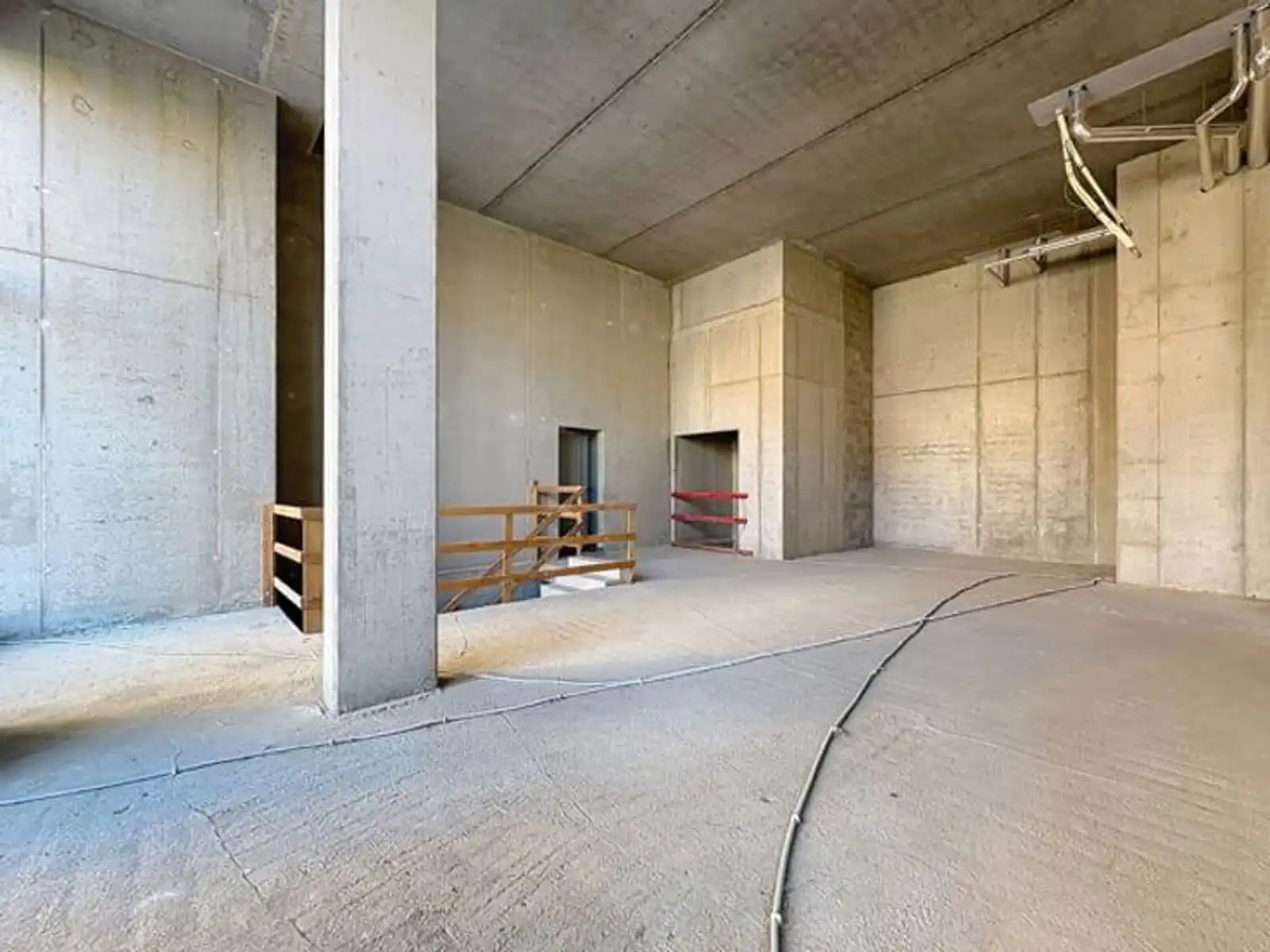 Nieuwbouw polyvalente ruimte 666 m² in Antwerpen foto 9