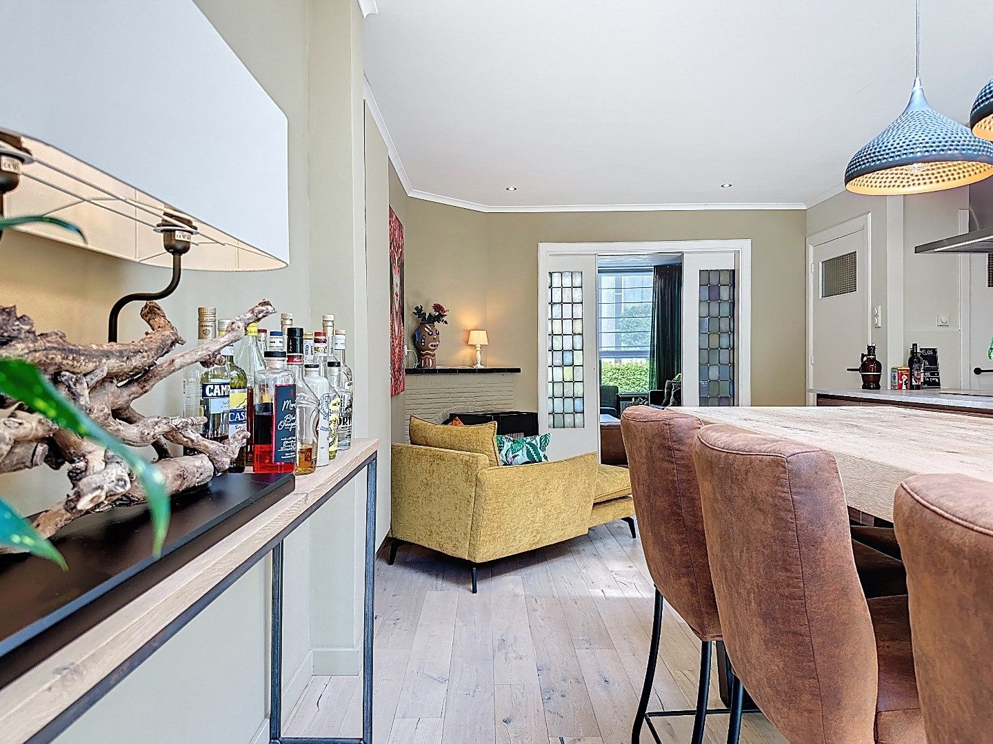 Smaakvolle en grote stadswoning met vrijstaande garage voor het hele gezin foto 15