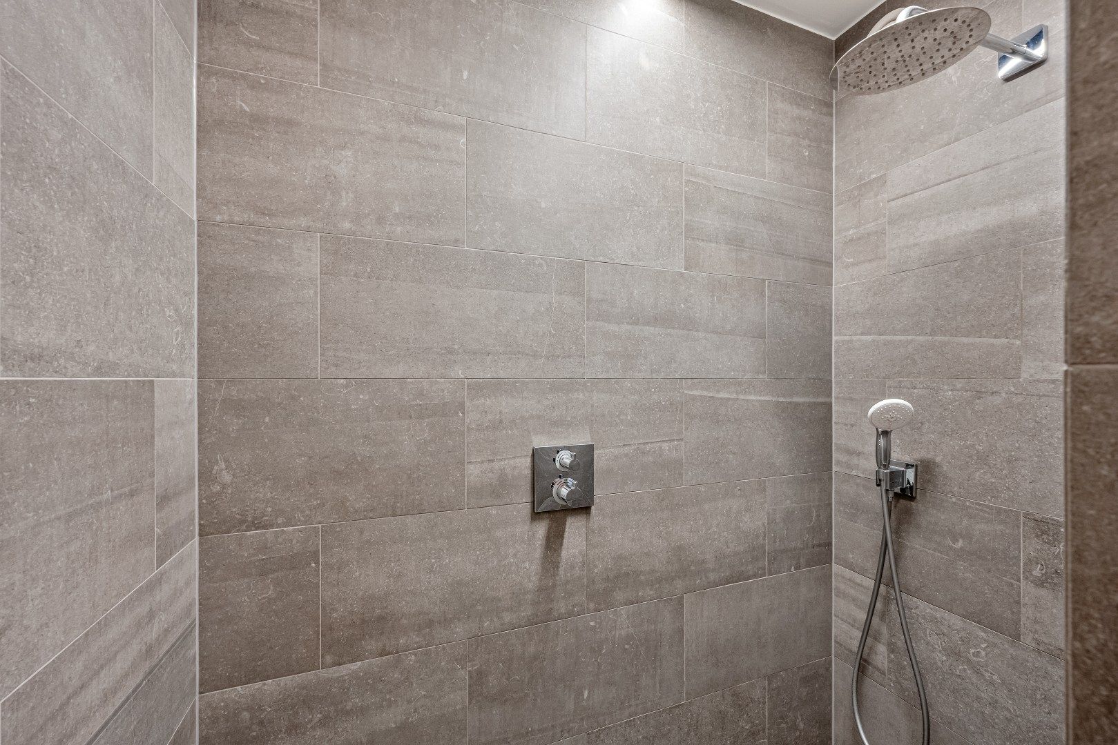 Ruim gerenoveerd 3-slpk appartement te Gent-Zuid foto 10