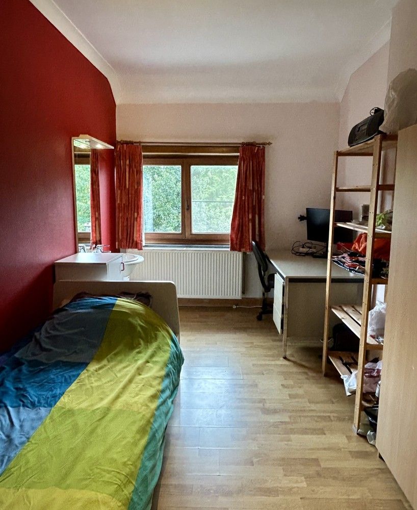 Ruime woning met 5 slaapkamers in de befaamde Matadiwijk foto 16