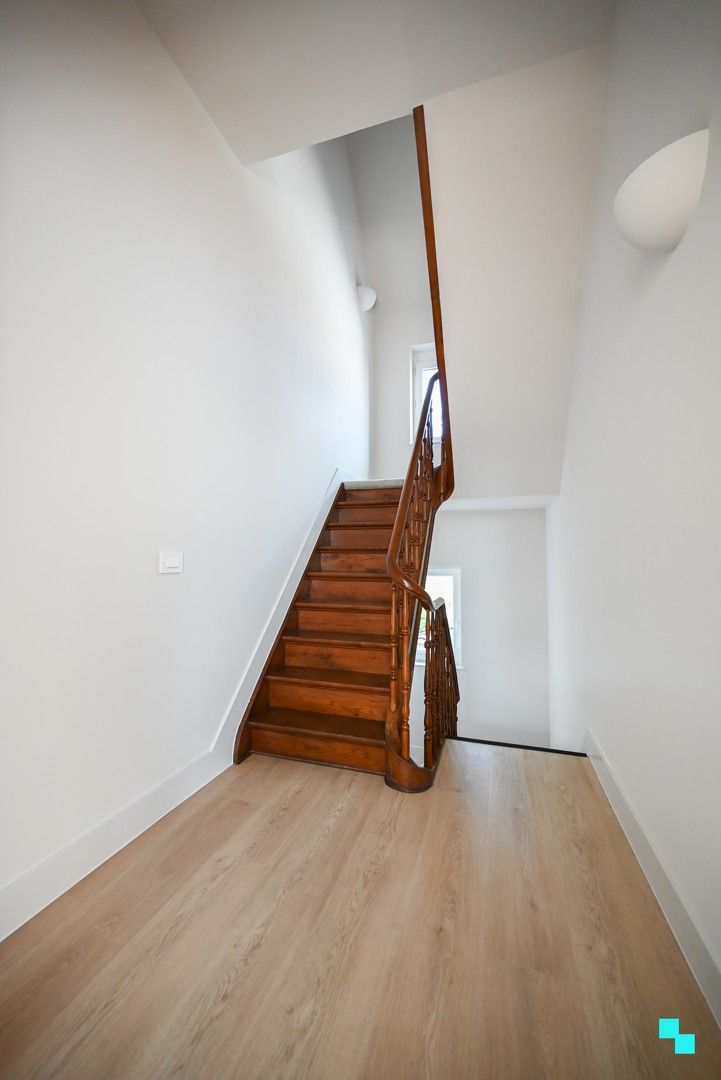 Prachtig & compleet gerenoveerde burgerwoning in hartje Izegem foto 17