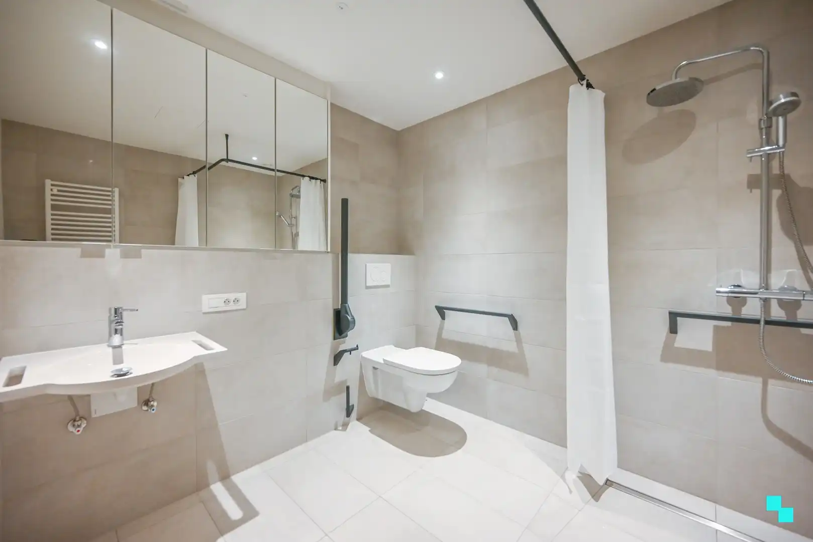 Assistentiewoning in hartje Waregem - Diverse types beschikbaar foto 12