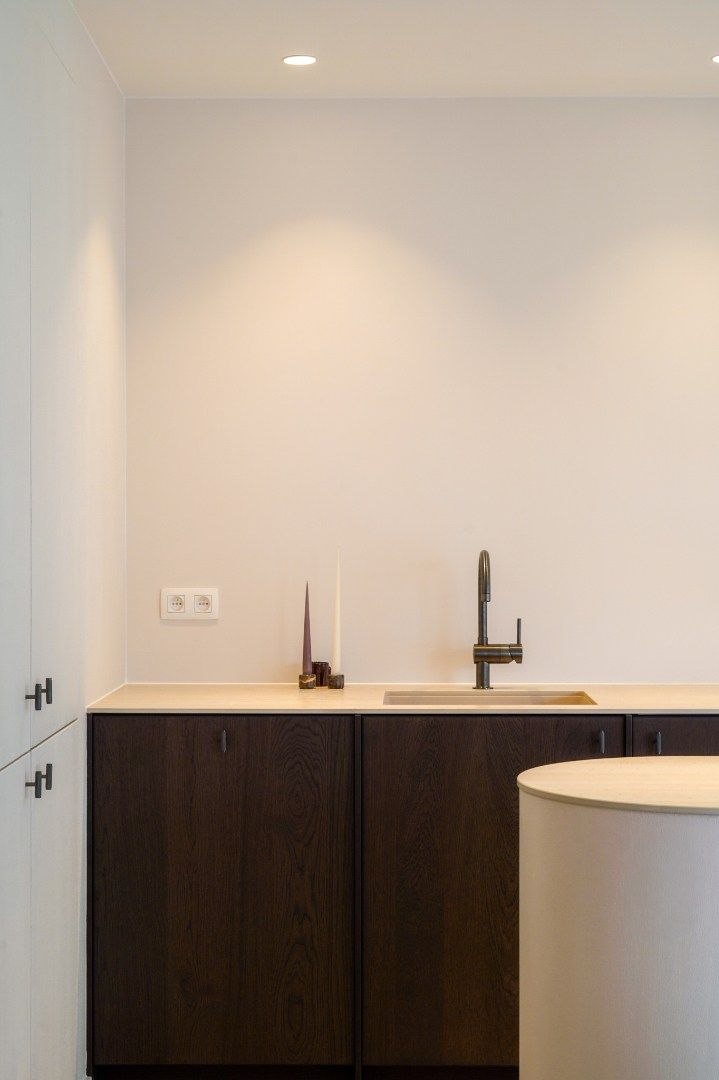 Volledig vernieuwd 3-slaapkamerappartement in hartje Oostende foto 7