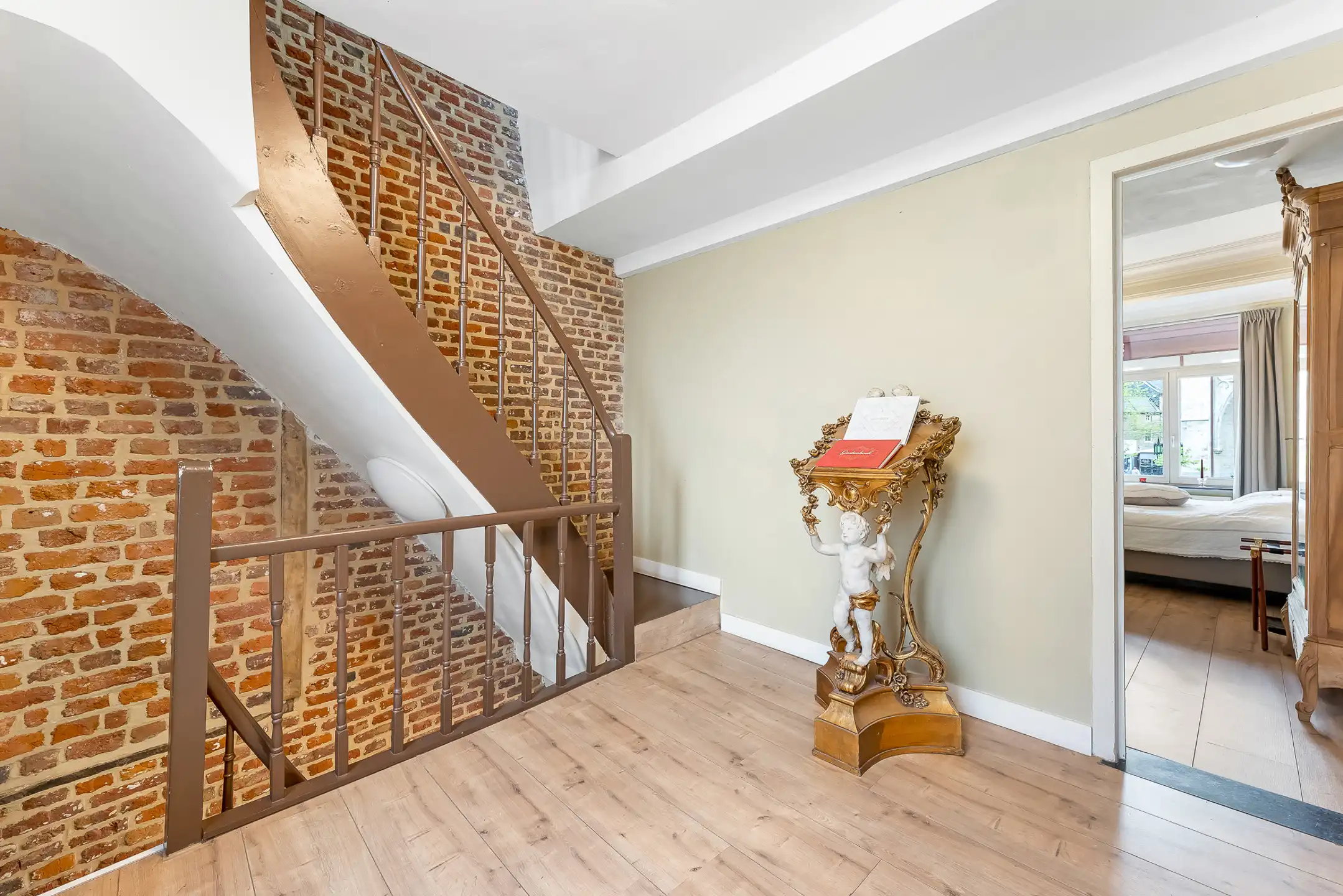 Karaktervol handelspand met gerenommeerd ijssalon en B&B foto 29