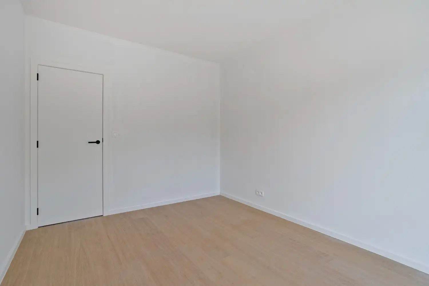 Hoogwaardig gerenoveerd 2 slaapkamer appartement nabij Citadelpark foto 7