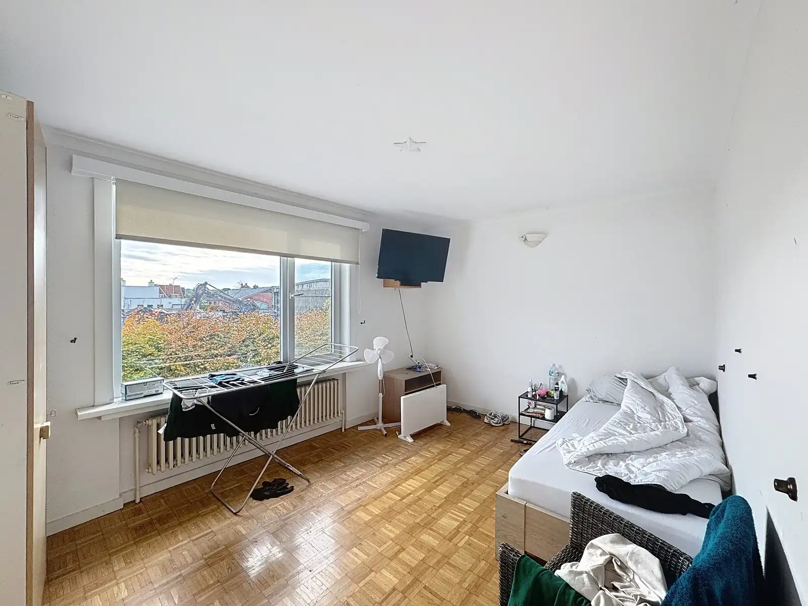 BEDRIJFSGEBOUW te koop in Zedelgem, bestaande uit MAGAZIJN (265m²) en WONING (3/4 slpkms, garage en tuin). Inclusief ZONNEPANELEN en BATTERIJ! foto 12