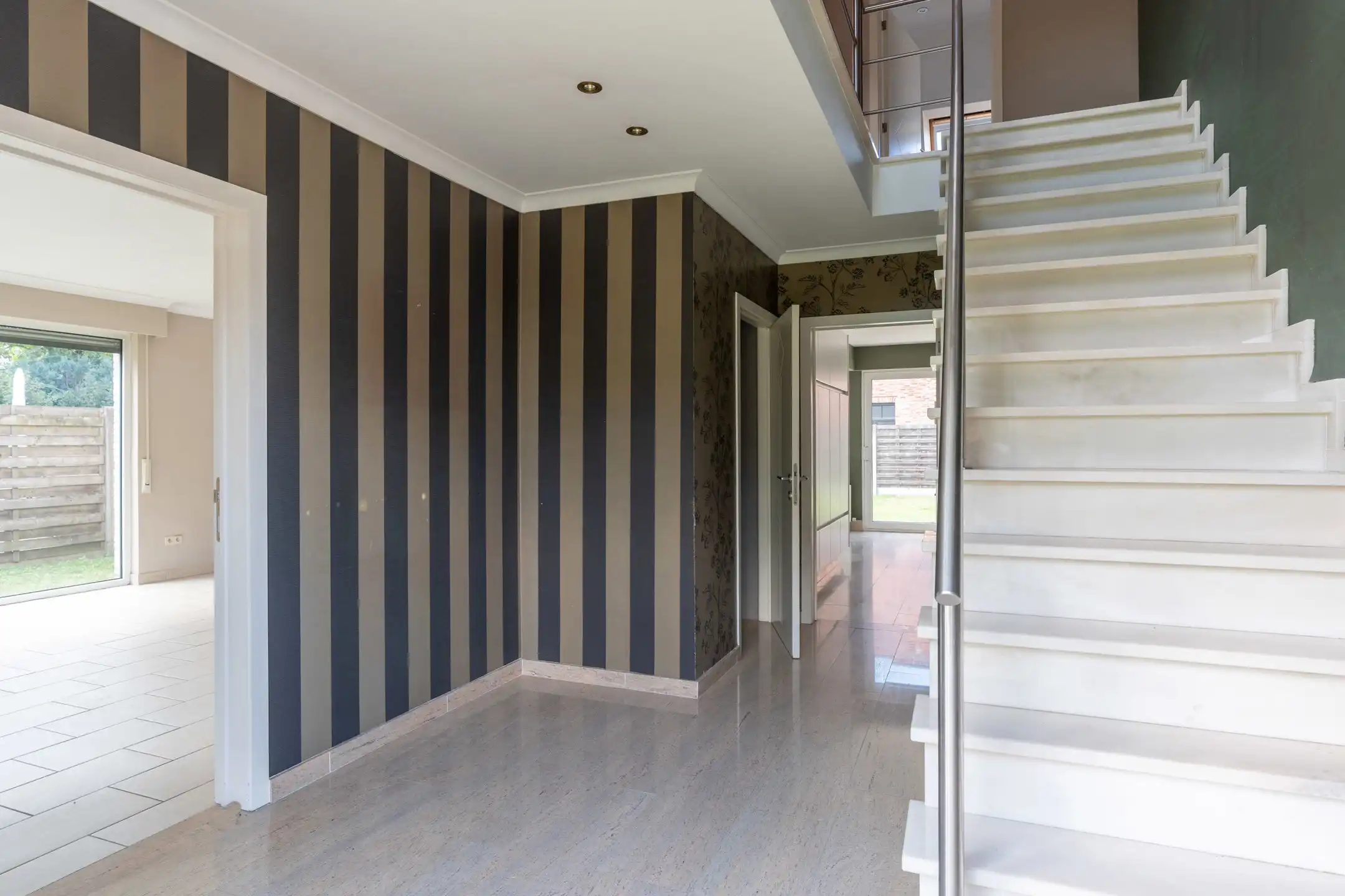 Ruime gezinswoning met 4 slpks op toplocatie te Vosselaar. foto 3