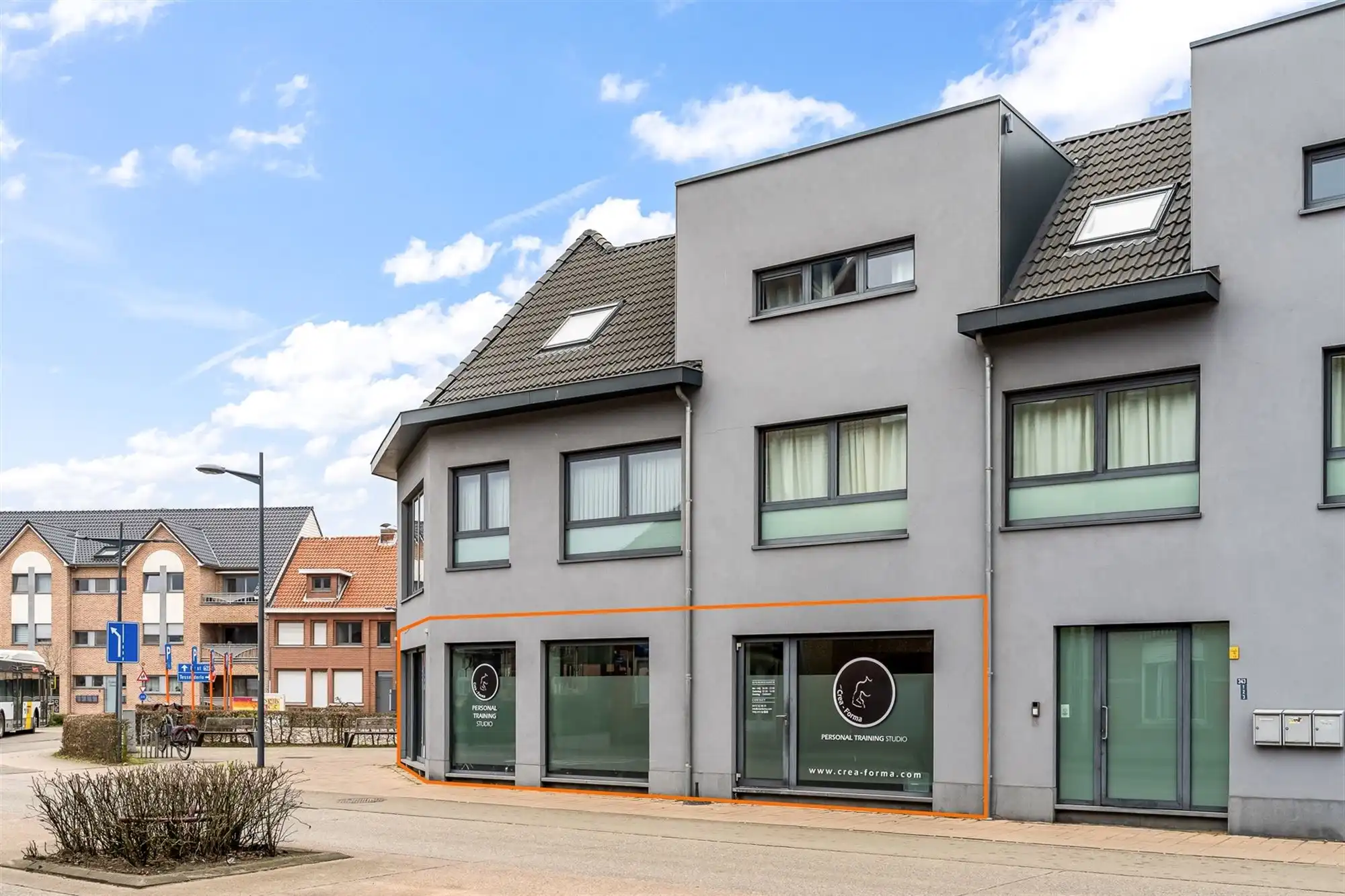 ZEER GOED GELEGEN HANDELSRUIMTE (110M²) MET BUREAU EN KITCHENETTE TE PAAL foto 14