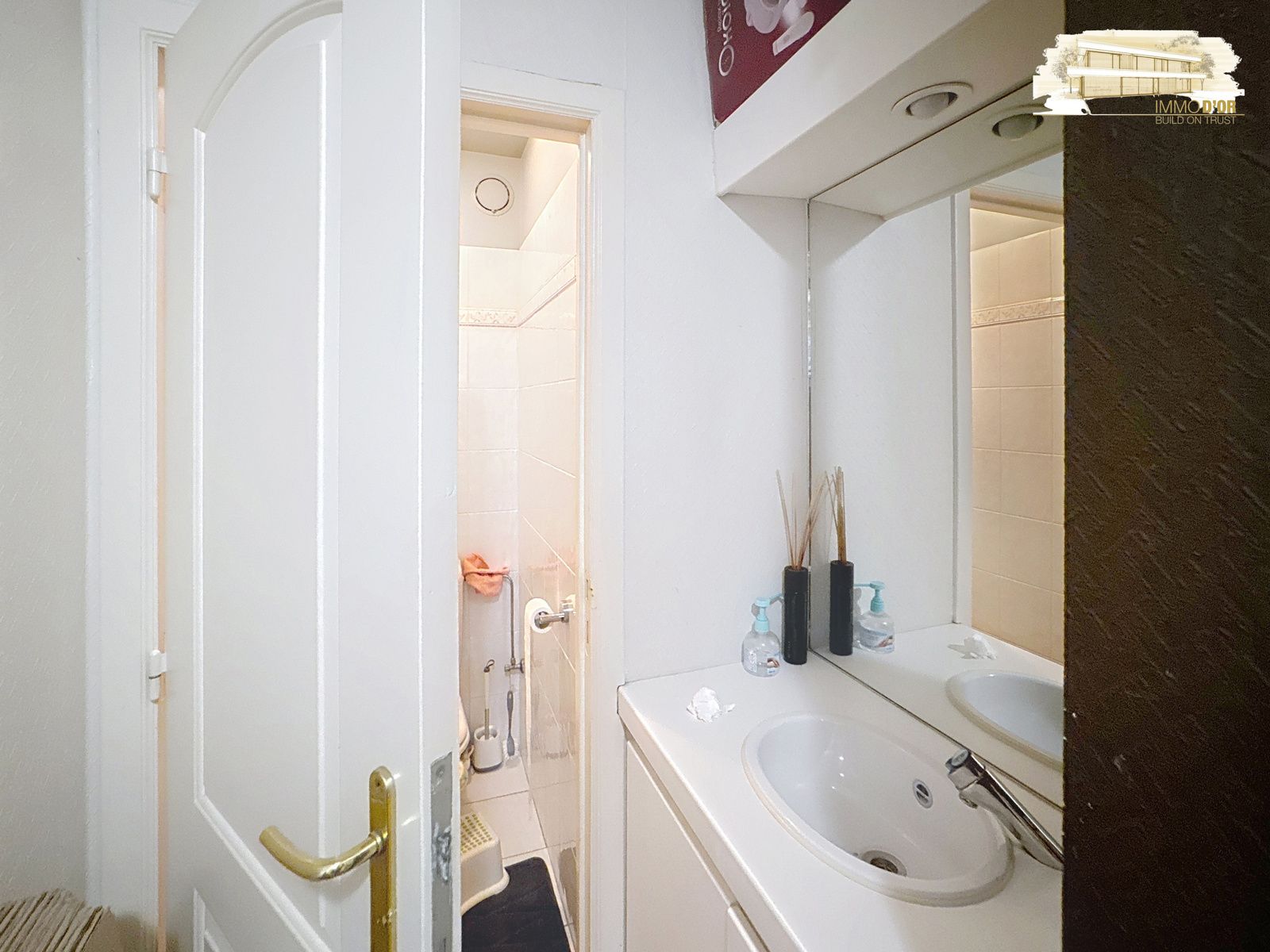 Ruim Appartement met 3 slaapkamers in het centrum van Brasschaat foto 11
