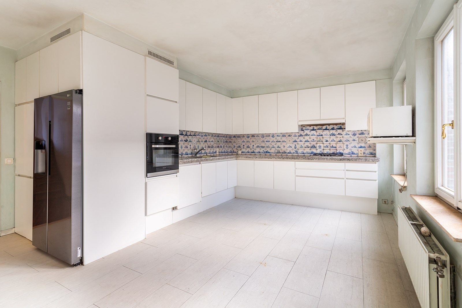 Charmante herenwoning of kantoorgebouw met zicht op de Waalsekaai foto 18