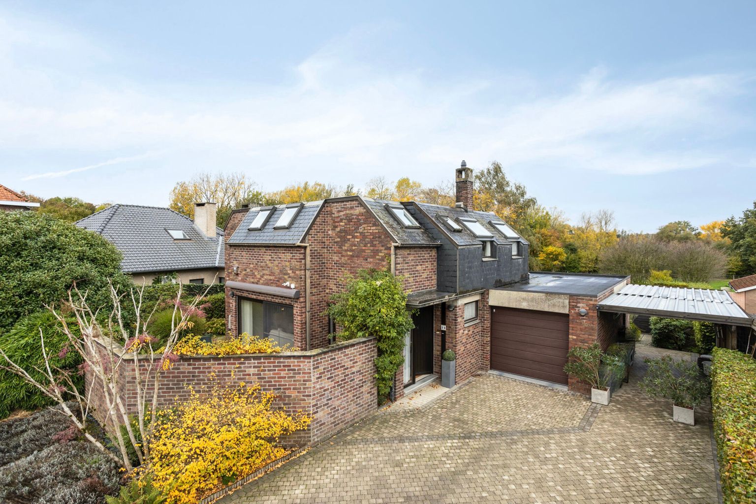 WONING IN DOODLOPENDE STRAAT , GRENZEND AAN NATUURGEBIED foto 5