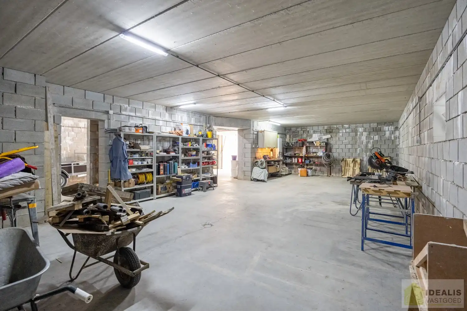 ZEER RUIM OPGEZETTE (481m²!) EN KNAP AFGEWERKTE EENGEZINSWONING OP RUSTIGE LOCATIE MET MAAR LIEFST 8!! SLAAPKAMERS foto 35