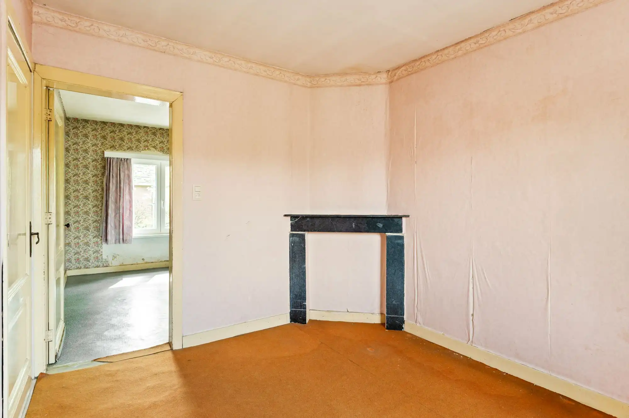 Te renoveren gezinswoning met leuke tuin en 2 garages op topligging in Brasschaat! foto 24