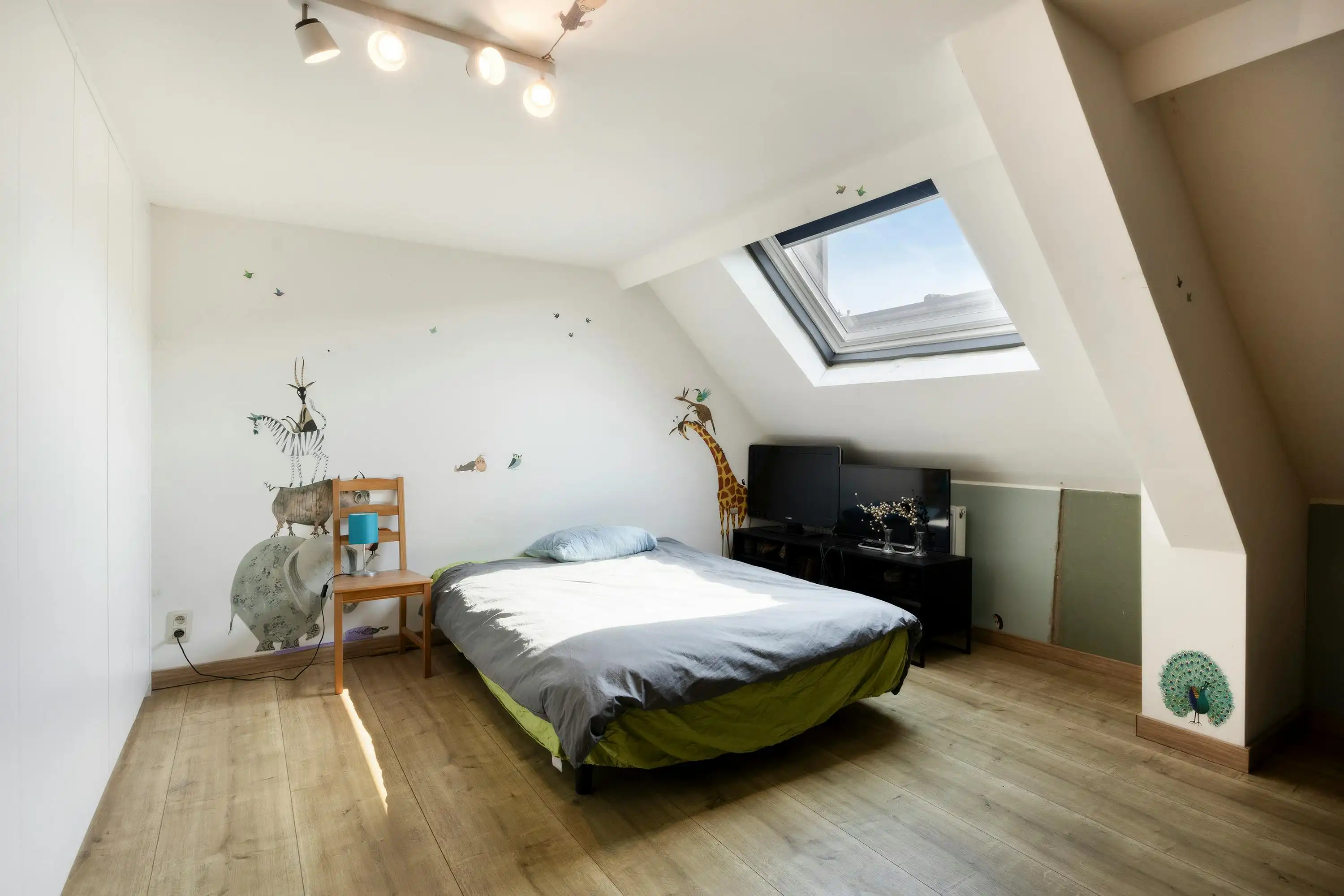 Gezellig en instapklaar huis te koop in Schoten foto 9