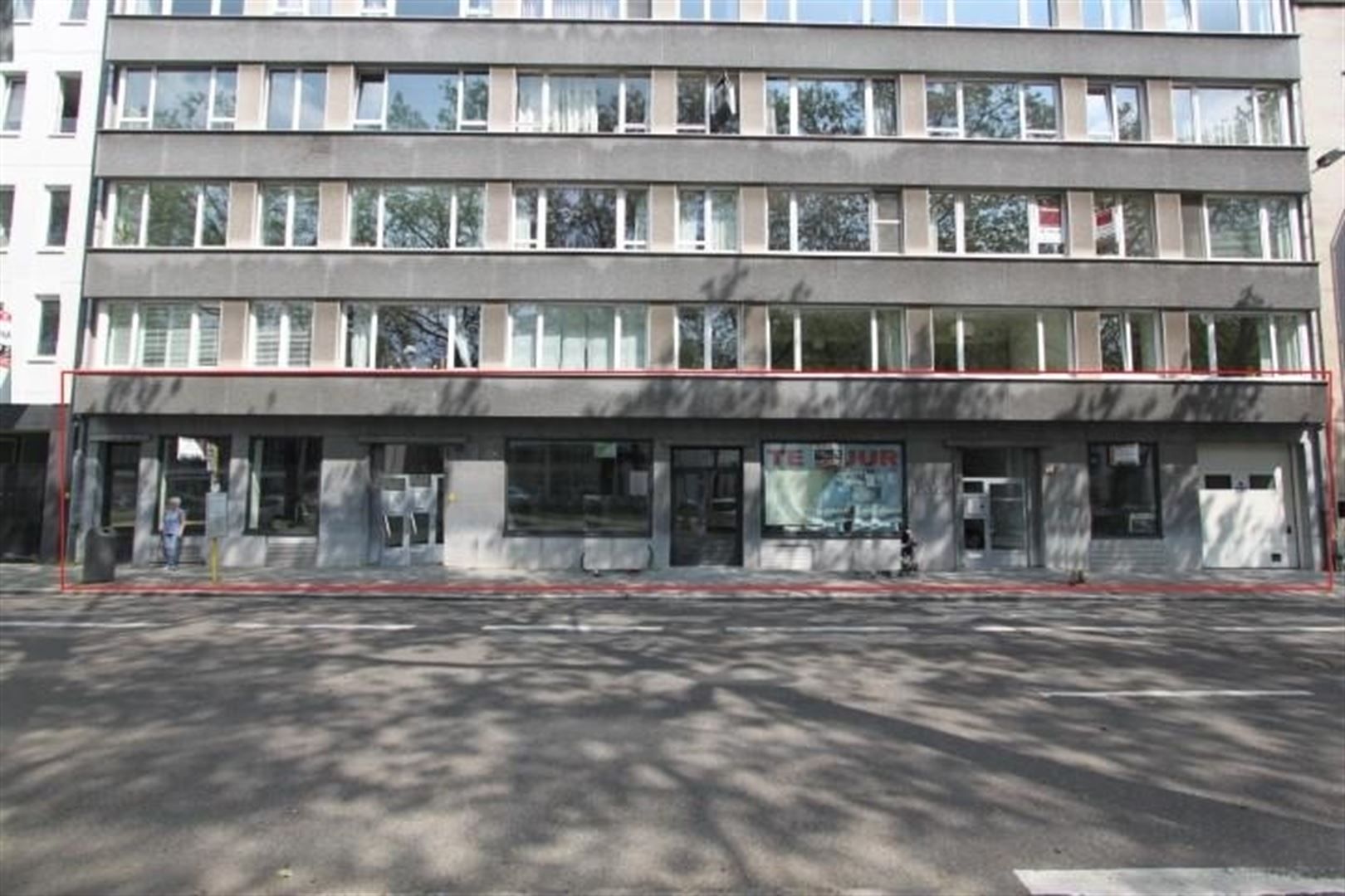 Gelijkvloers kantoor langs de Leien foto {{pictureIndex}}