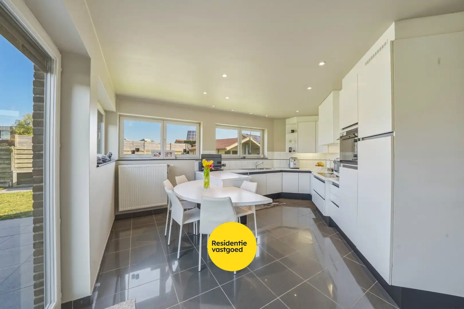 Ruime alleenstaande woning nabij zee en strand! foto 10