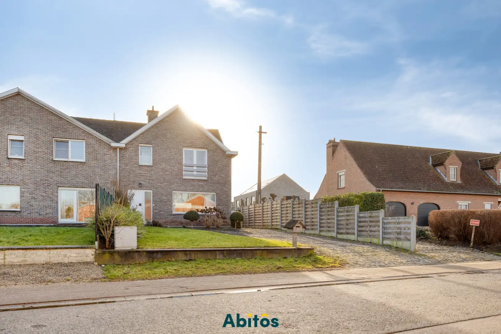 Halfopen woning met ruime opslagruimte foto 35