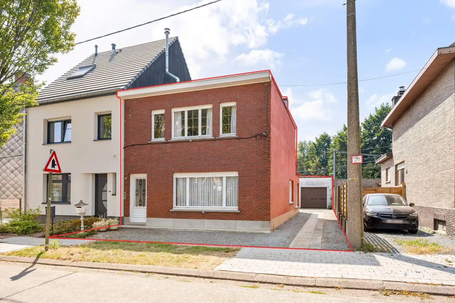 Hoofdfoto van de publicatie: Te renoveren halfopen bebouwing op een perceel van 361 m².