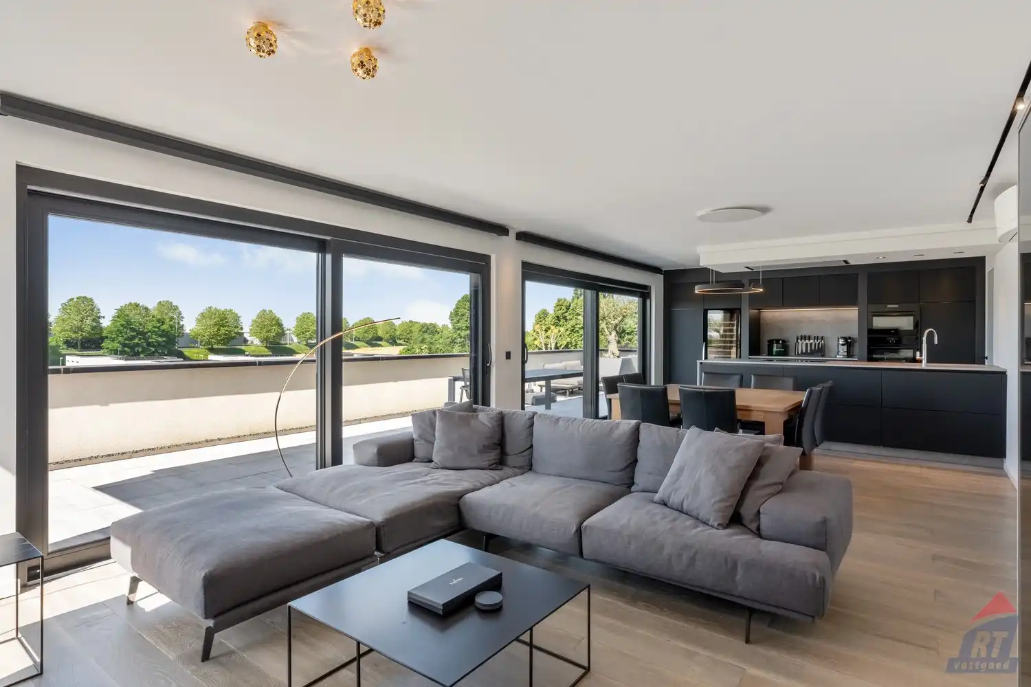 Exclusief penthouse met een indrukwekkend zonneterras van ruim 134 m² in Sint-Truiden foto 7