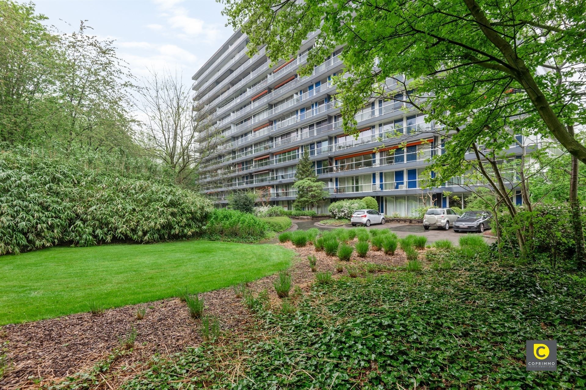 IN OPTIE! Prachtig gerenoveerd 2 slpk app met airco & ZW-terras! foto 11